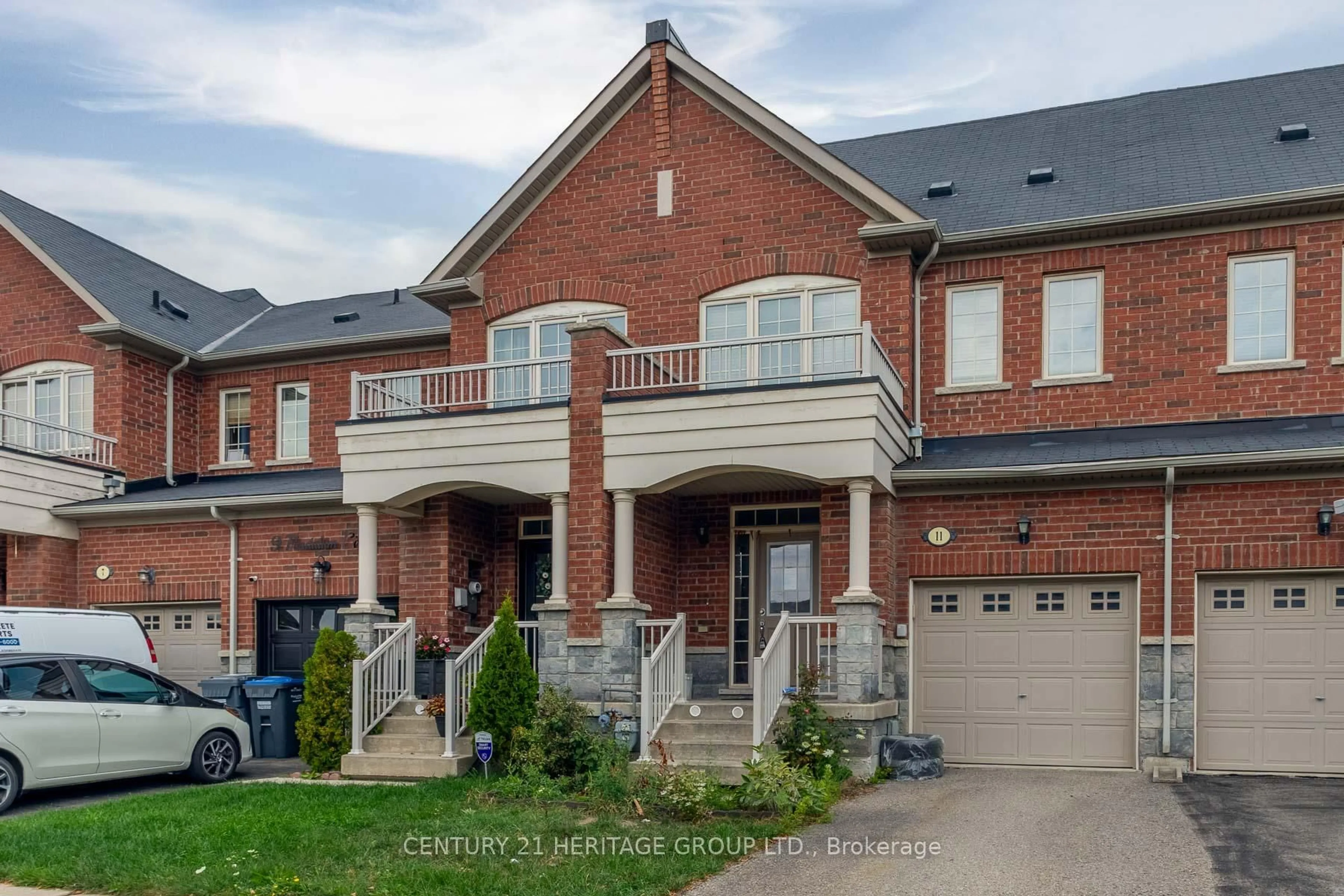 Home with brick exterior material, street for 11 Pendulum Circ, Brampton Ontario L6R 3N5