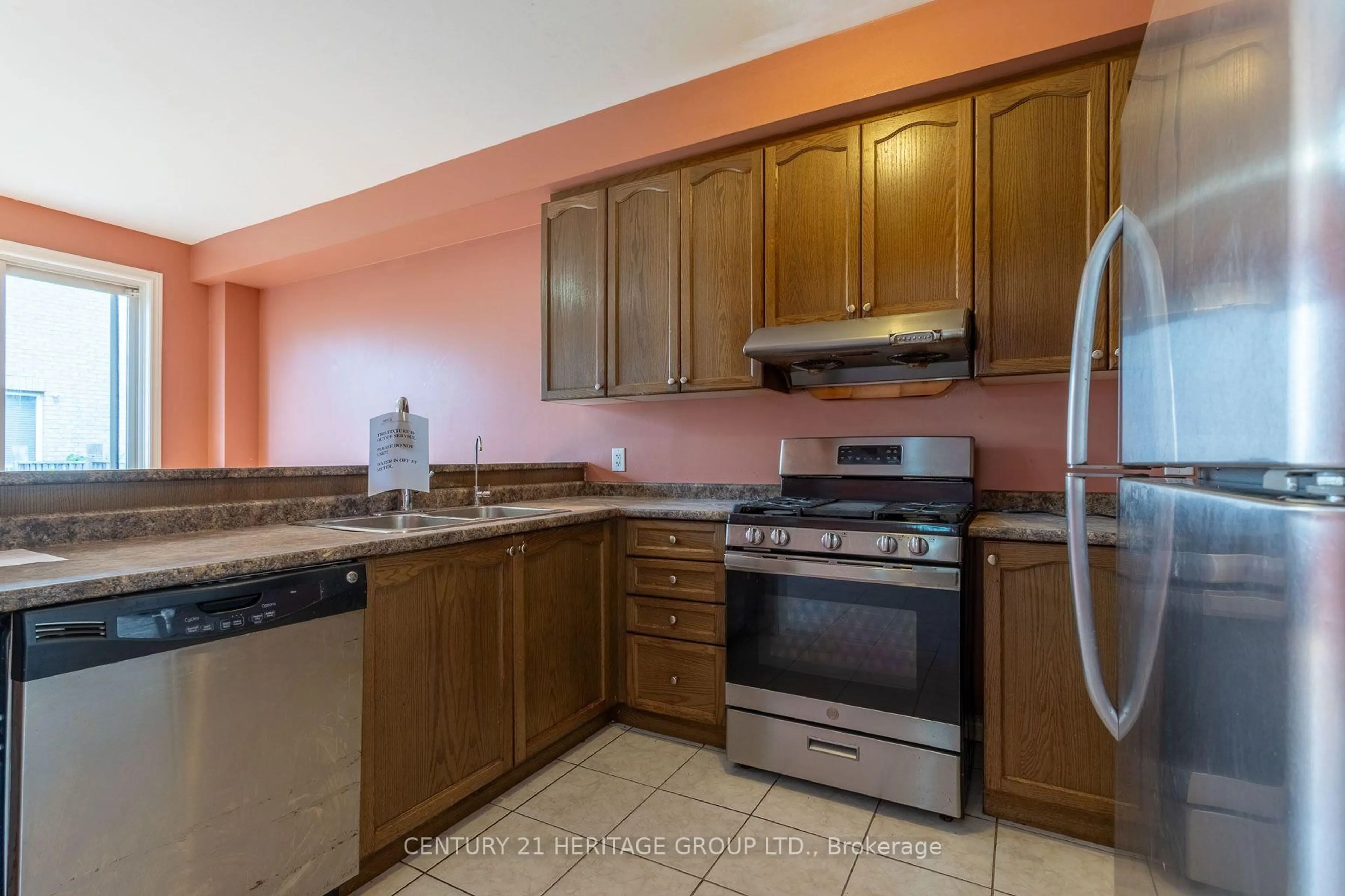 Standard kitchen, ceramic/tile floor for 11 Pendulum Circ, Brampton Ontario L6R 3N5