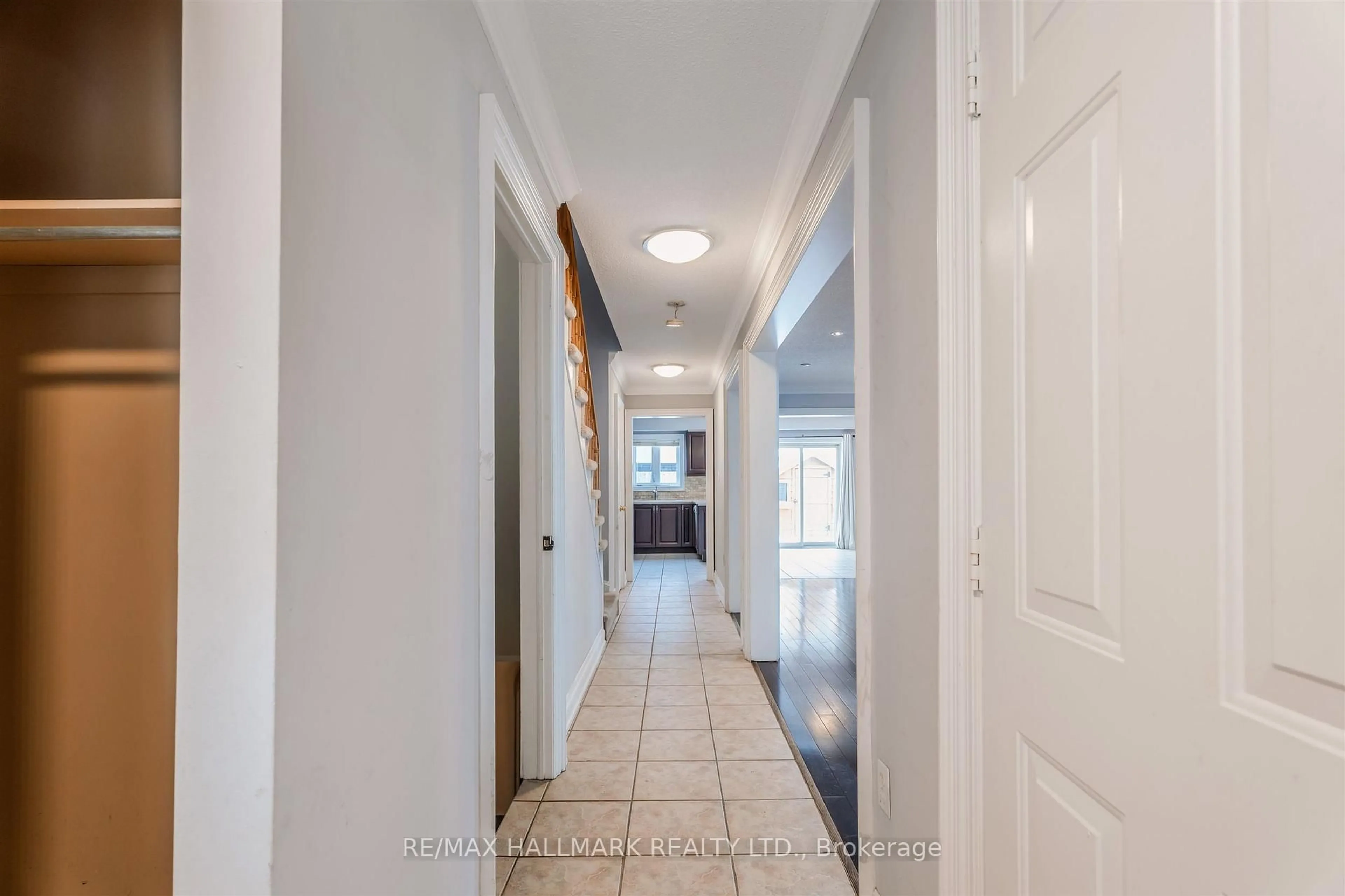 Indoor entryway for 241 Featherstone Rd, Milton Ontario L9T 7C3