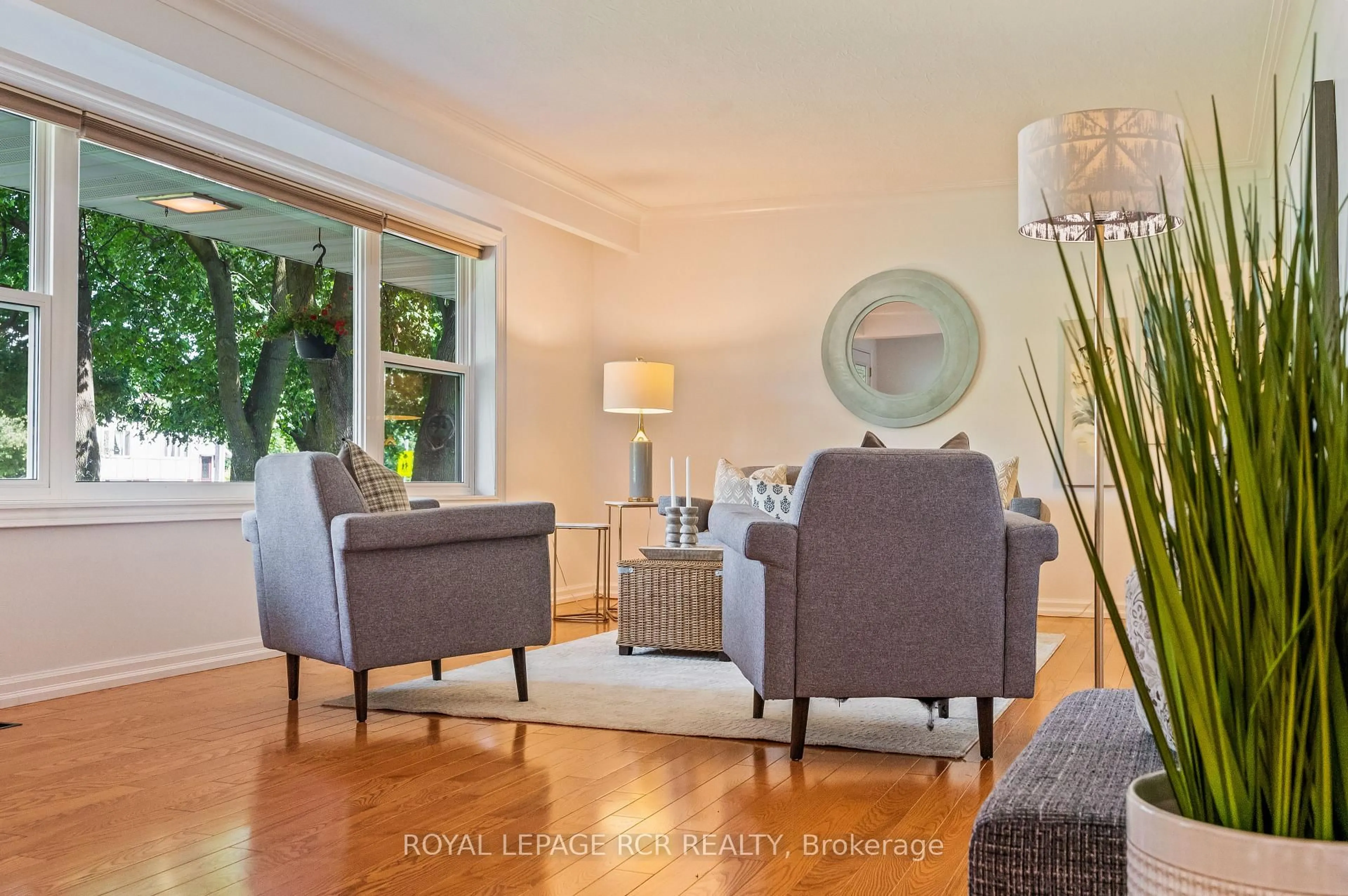 Living room with furniture, unknown for 89 Town Line, Orangeville Ontario L9W 1V7