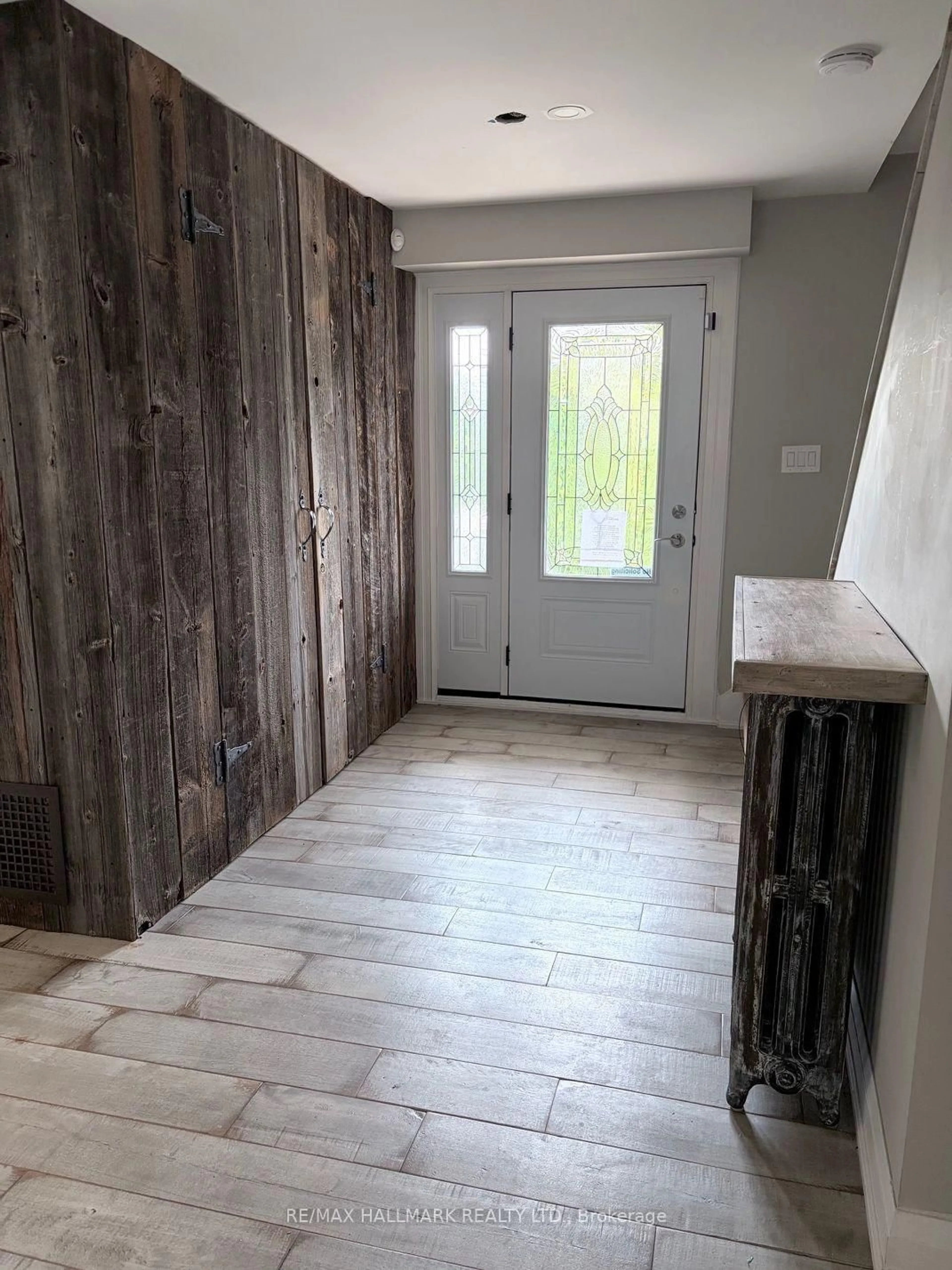 Indoor entryway for 67 Sherin Crt, Caledon Ontario L7E 3T6