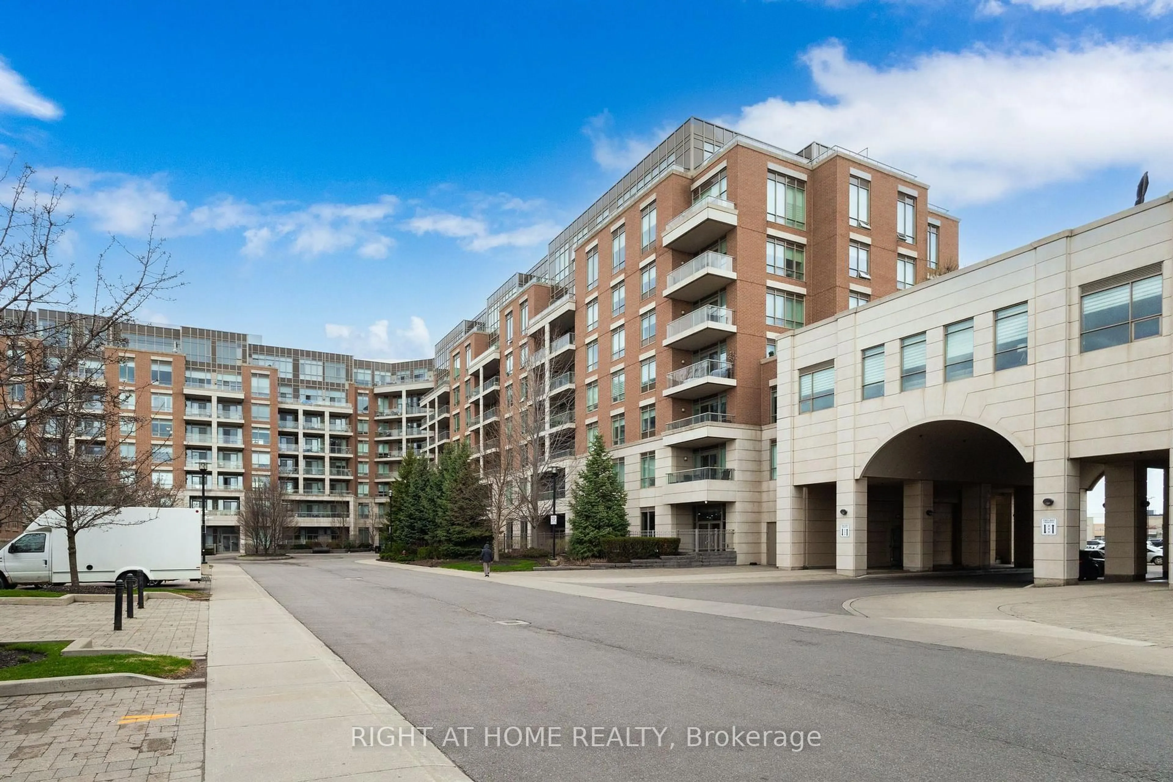 Unknown for 2480 Prince Michael Dr #PH08, Oakville Ontario L6H 0H1