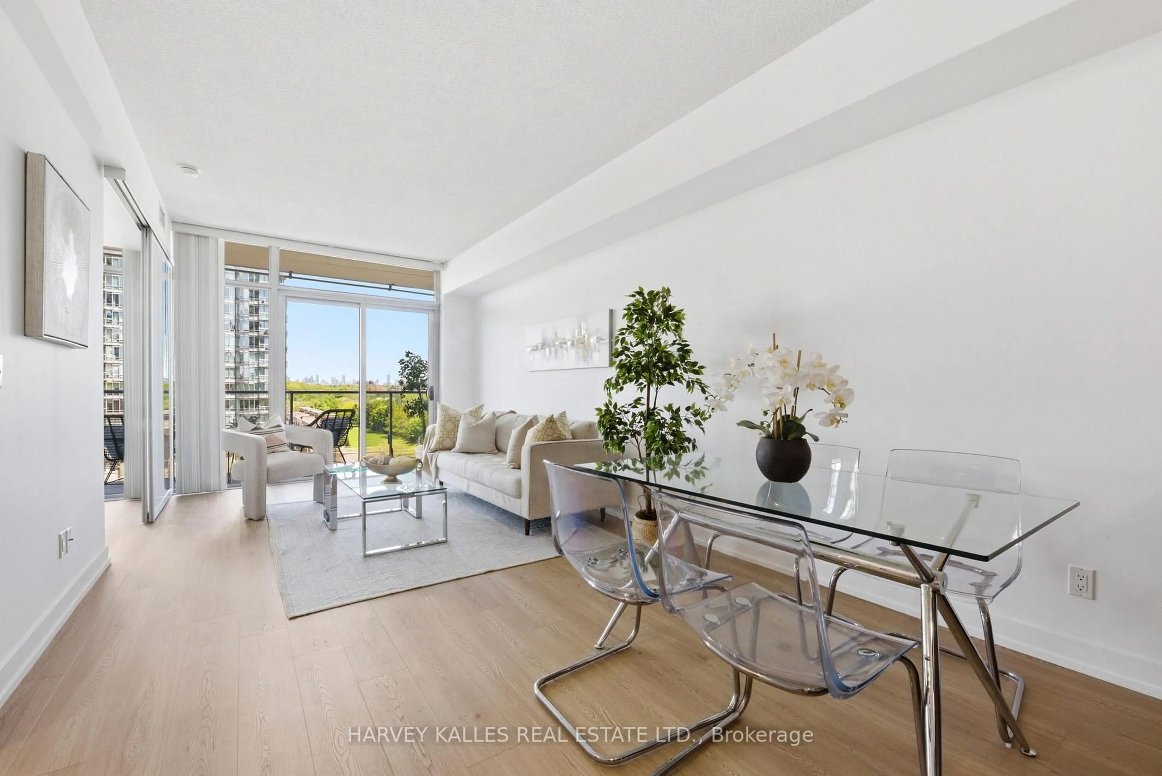 Living room with furniture, unknown for 103 The Queensway #701, Toronto Ontario M6S 5B3