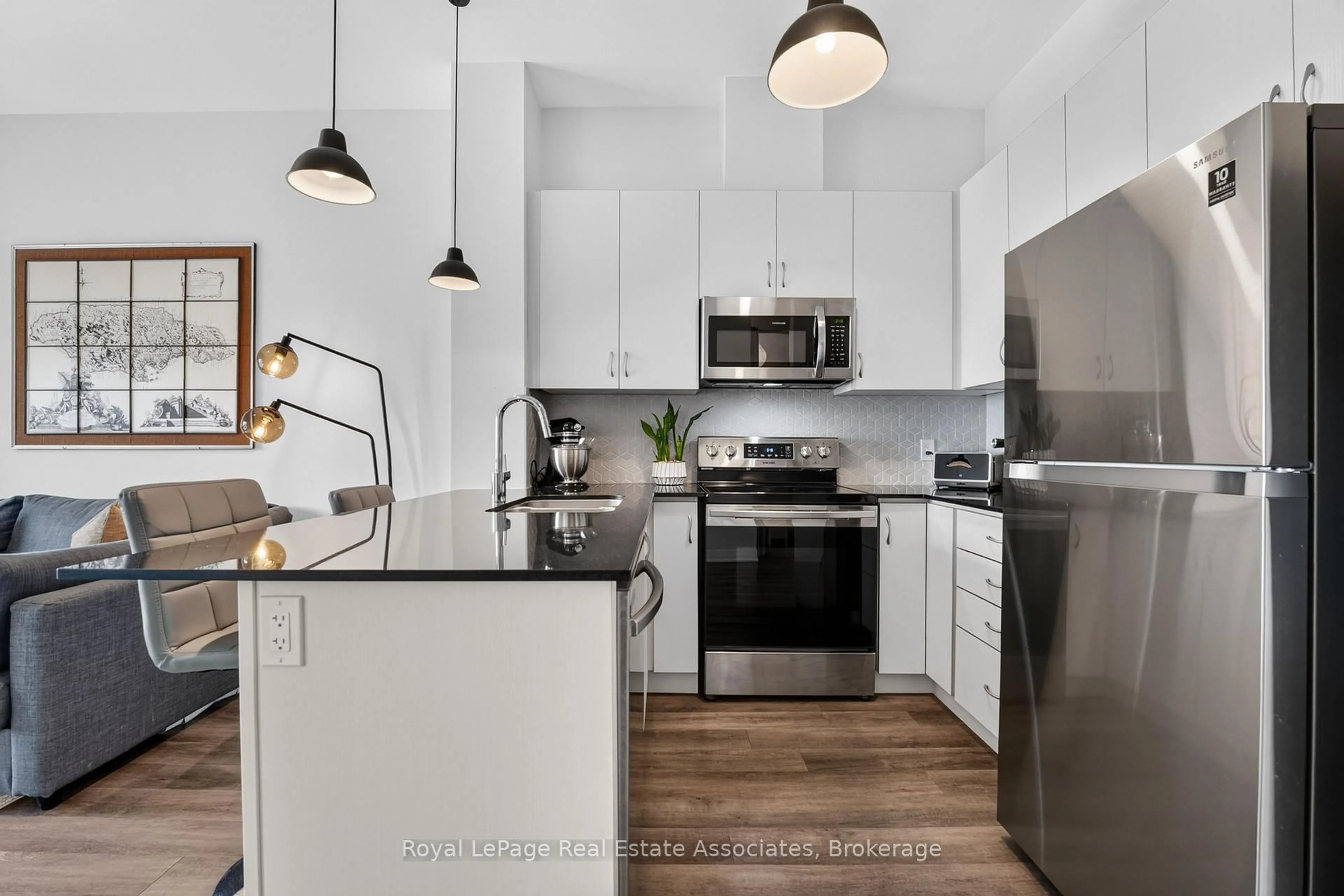 Unknown for 102 Grovewood Common #636, Oakville Ontario L6H 0X2