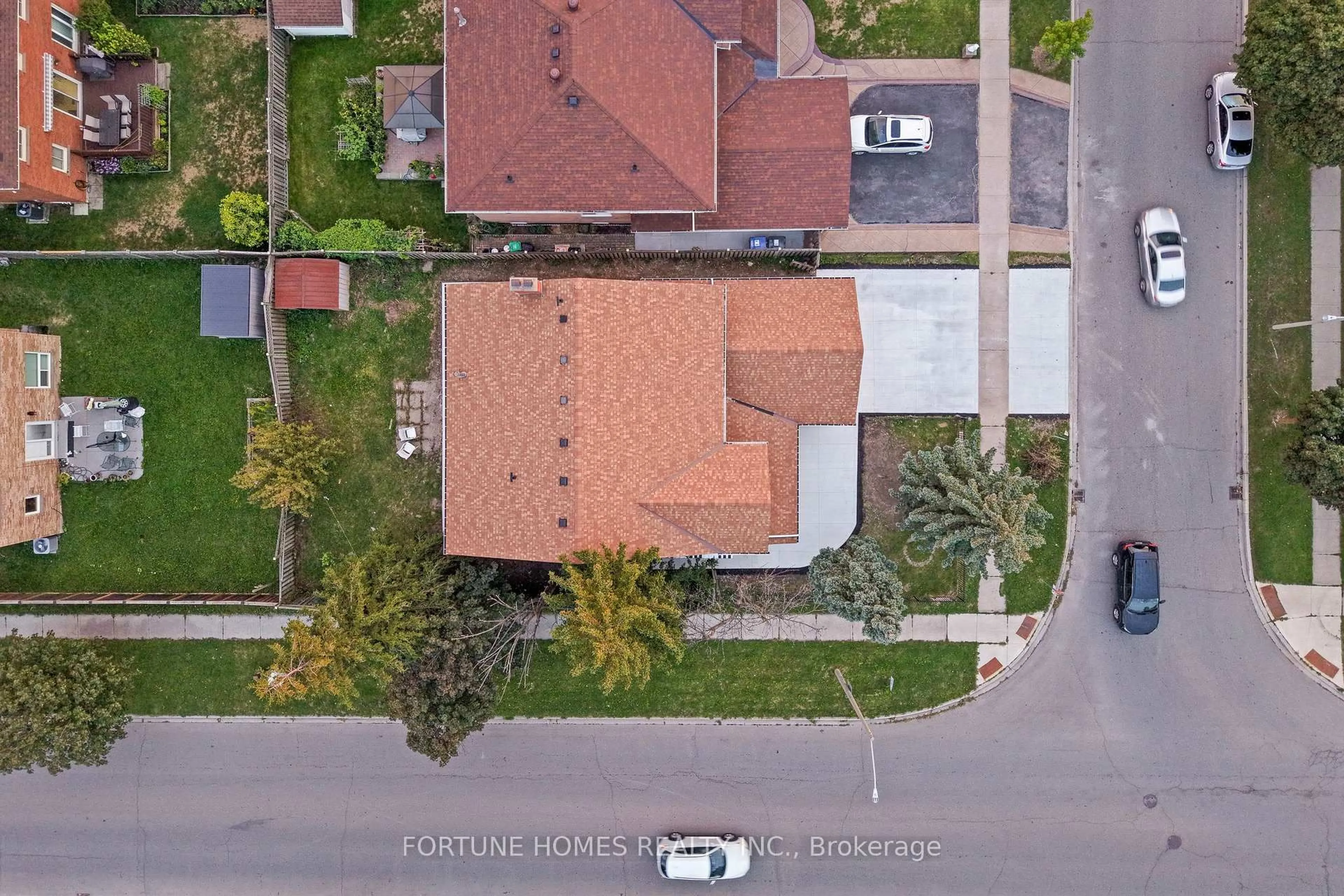 A pic from outside/outdoor area/front of a property/back of a property/a pic from drone, street for 1 Ortona Dr, Brampton Ontario L6Y 3C9