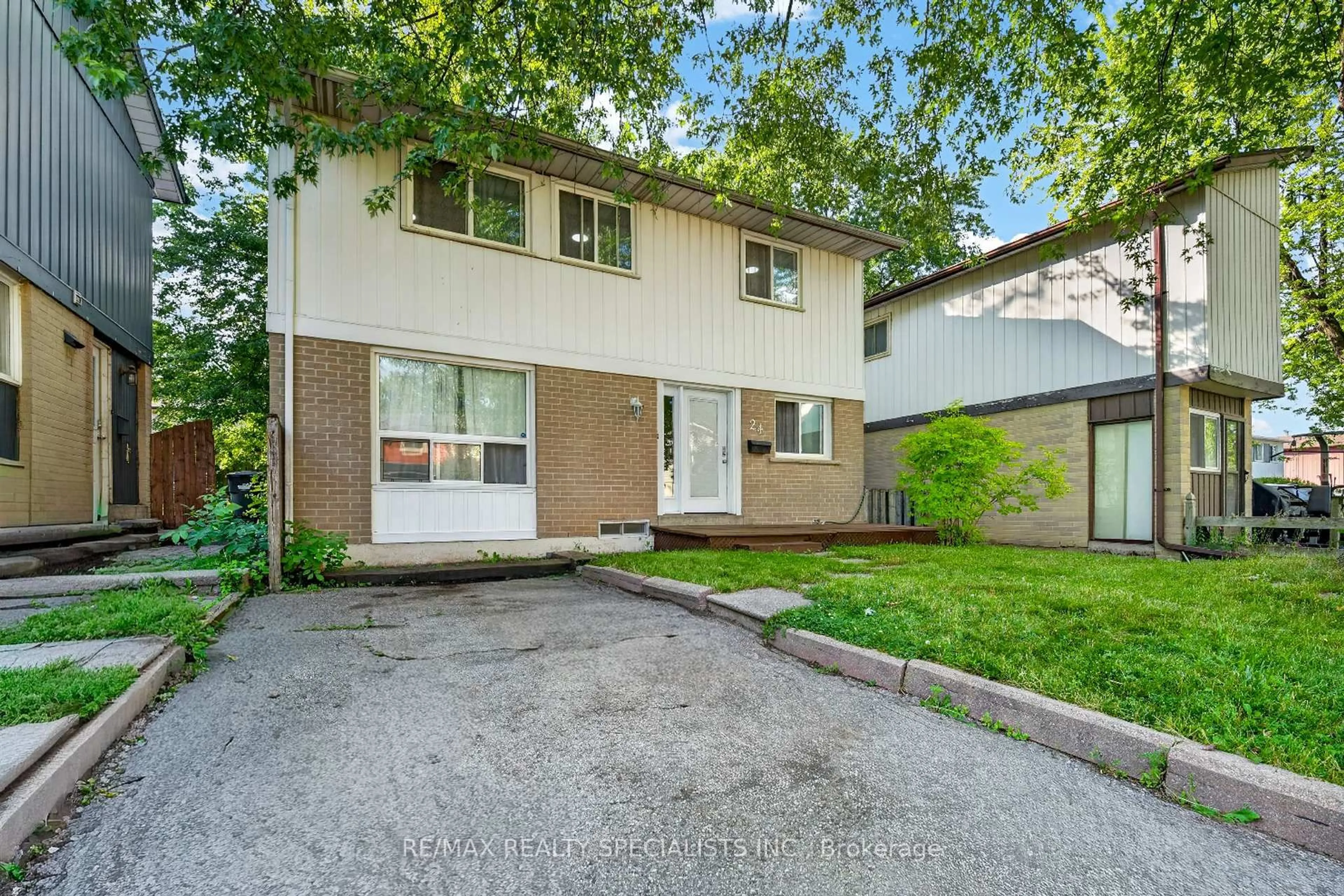 Unknown for 24 Garrison Sq, Brampton Ontario L6S 2H3