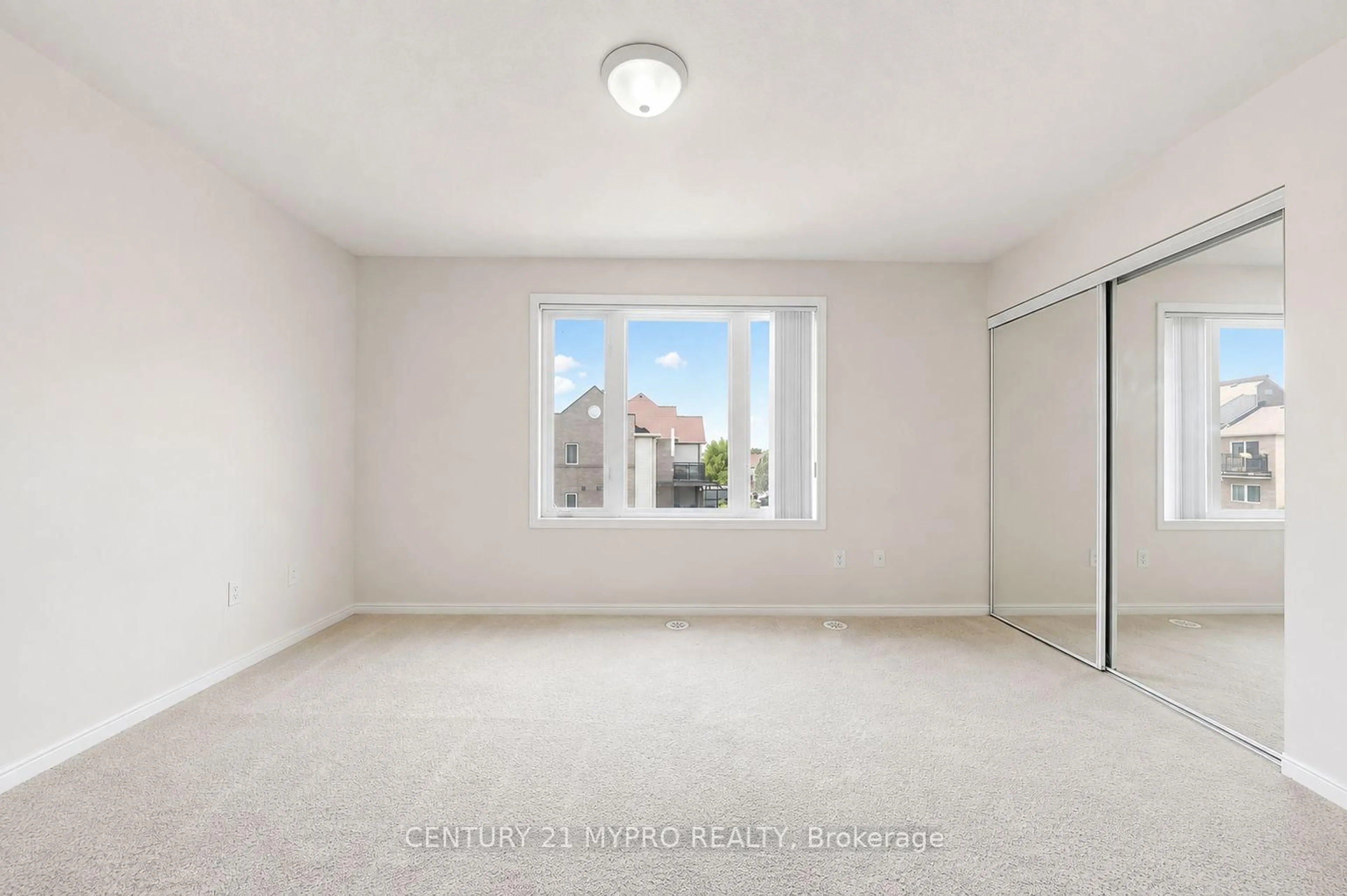 A pic of a room for 2895 Hazelton Pl #3, Mississauga Ontario L5M 0S4