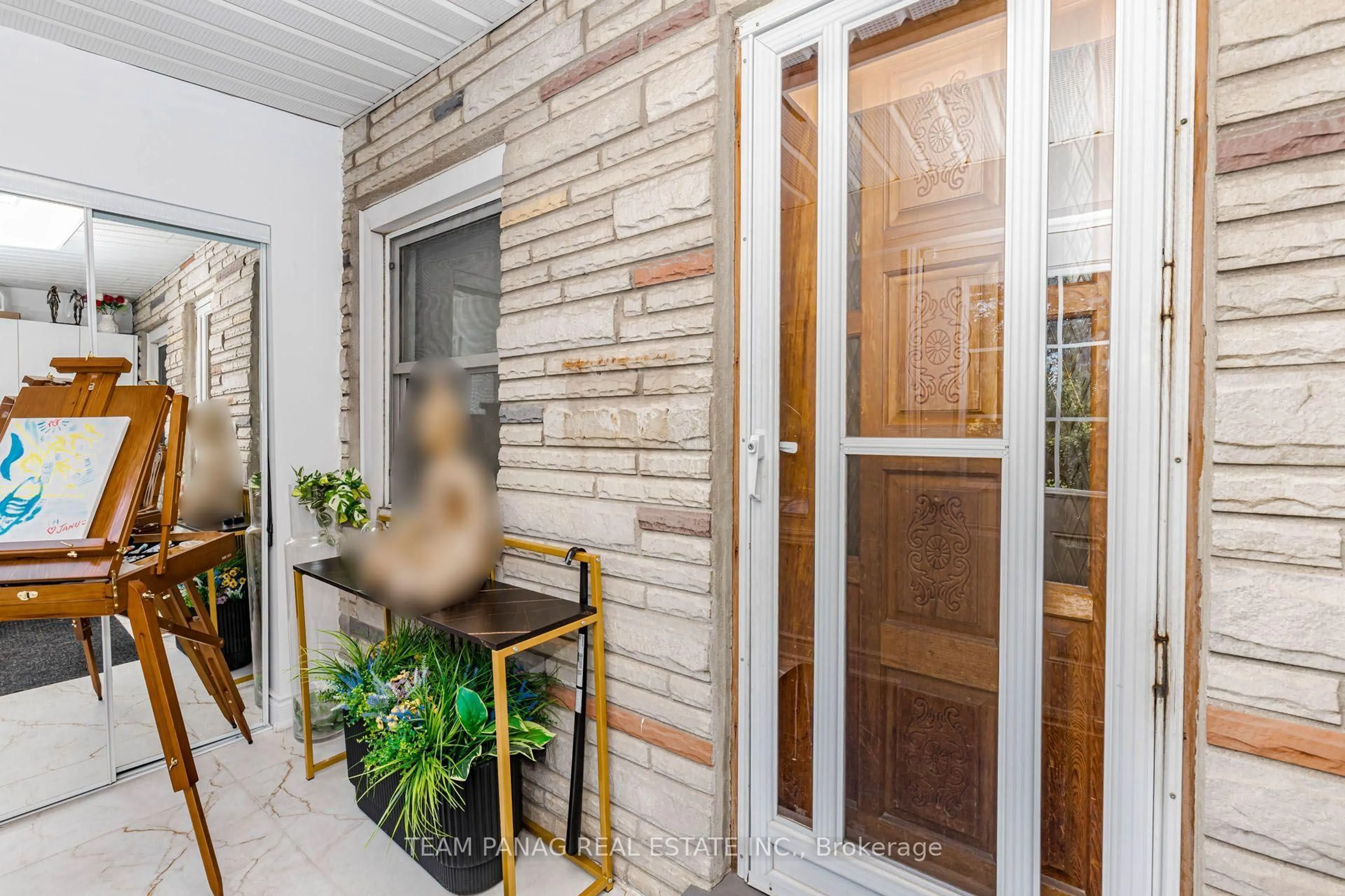 Indoor entryway for 14 Spears St, Toronto Ontario M6N 3X7