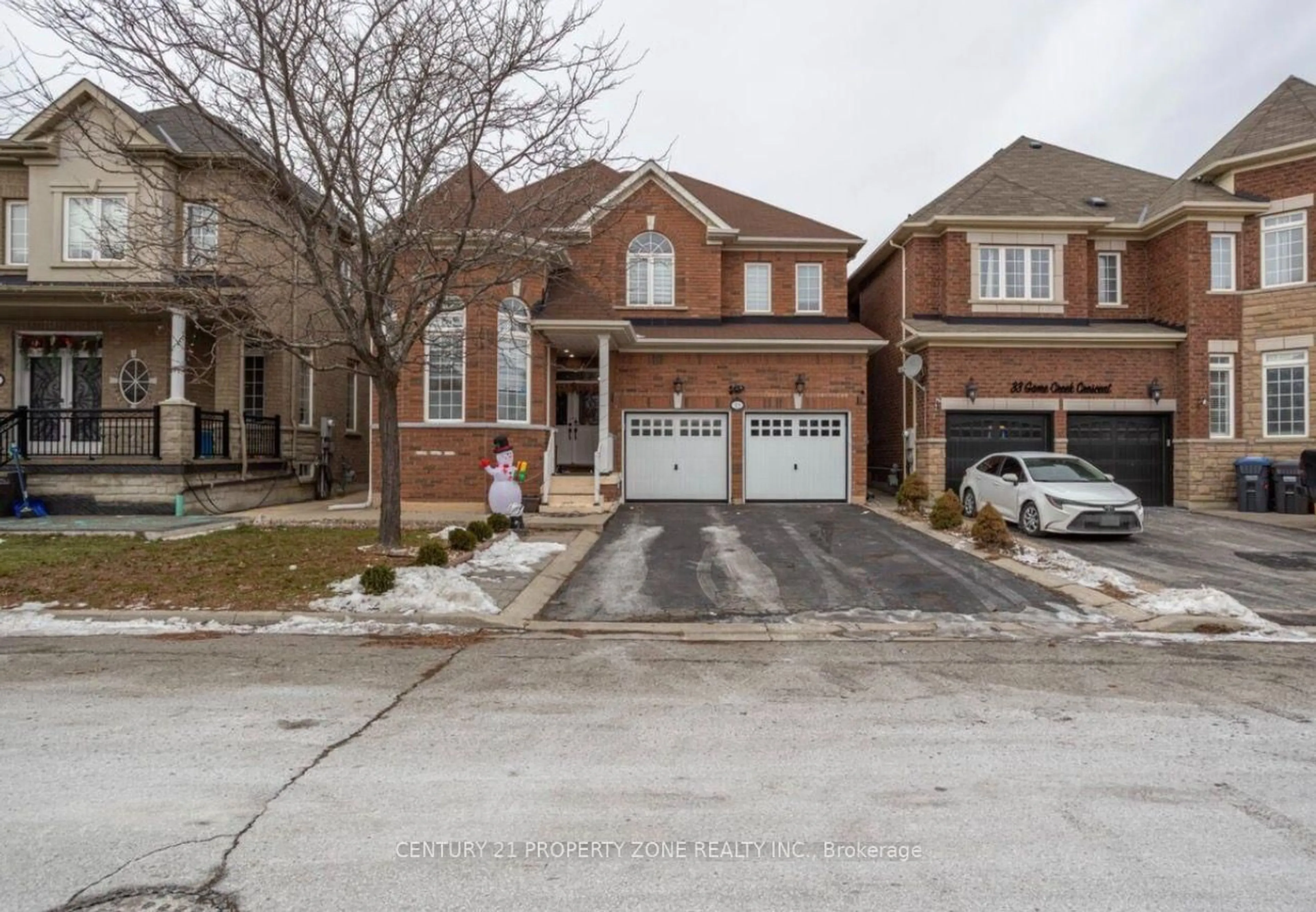 Home with brick exterior material, street for 31 Game Creek Cres, Brampton Ontario L7A 0K3