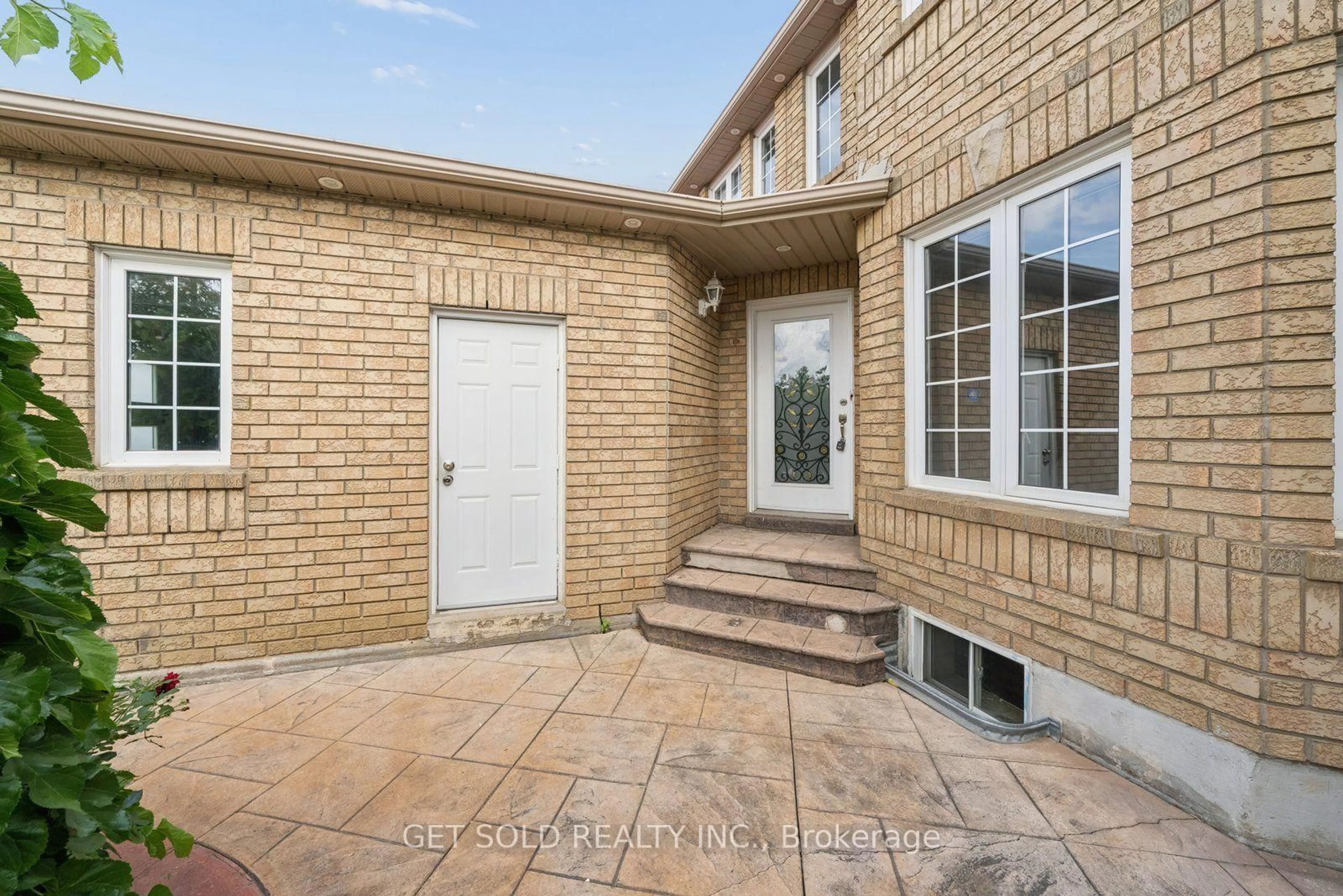 Home with brick exterior material, street for 57 Oaklea Blvd, Brampton Ontario L6Y 4W7