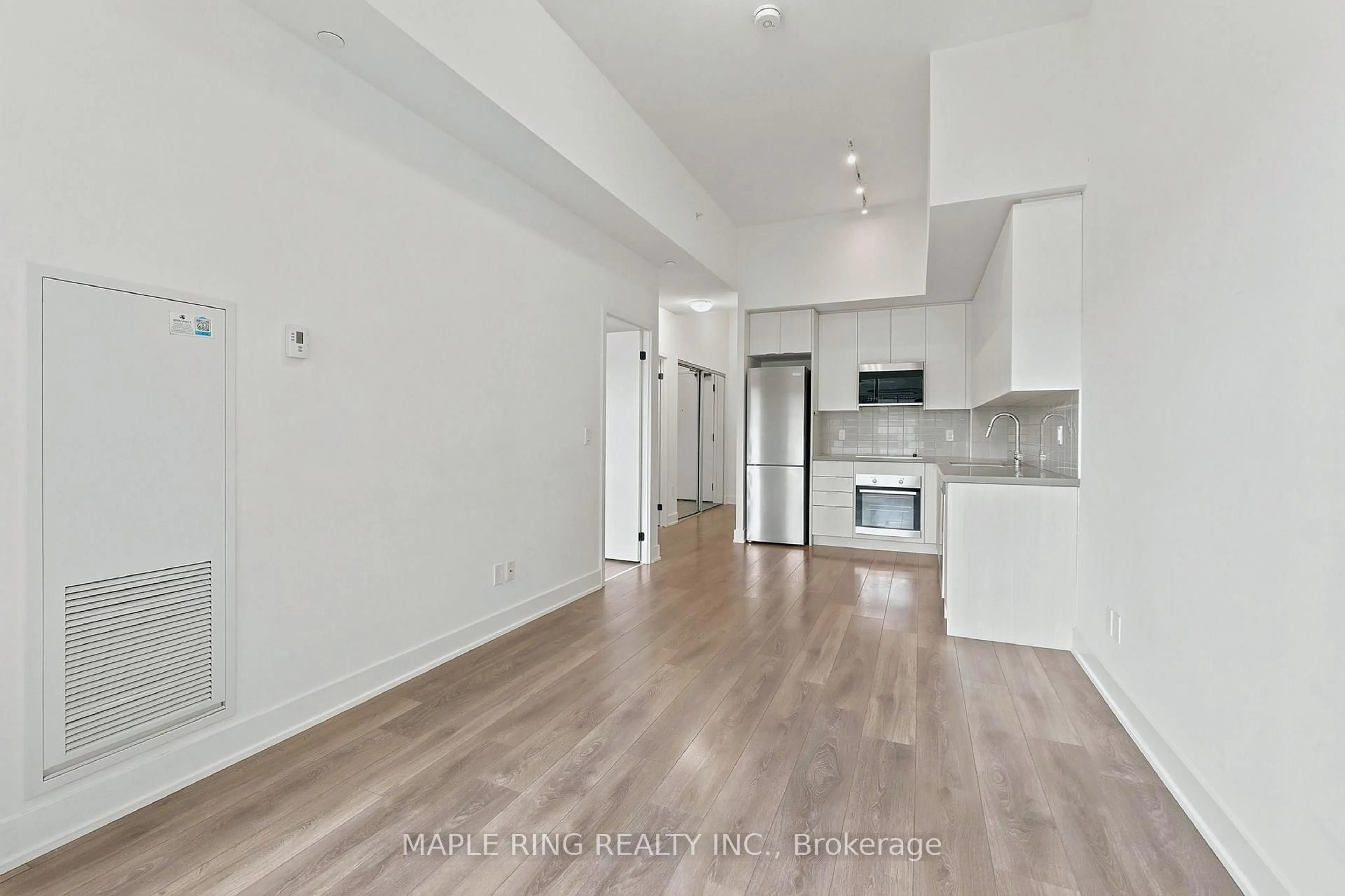 A pic of a room for 2485 Taunton Rd #450, Oakville Ontario L6H 3R8