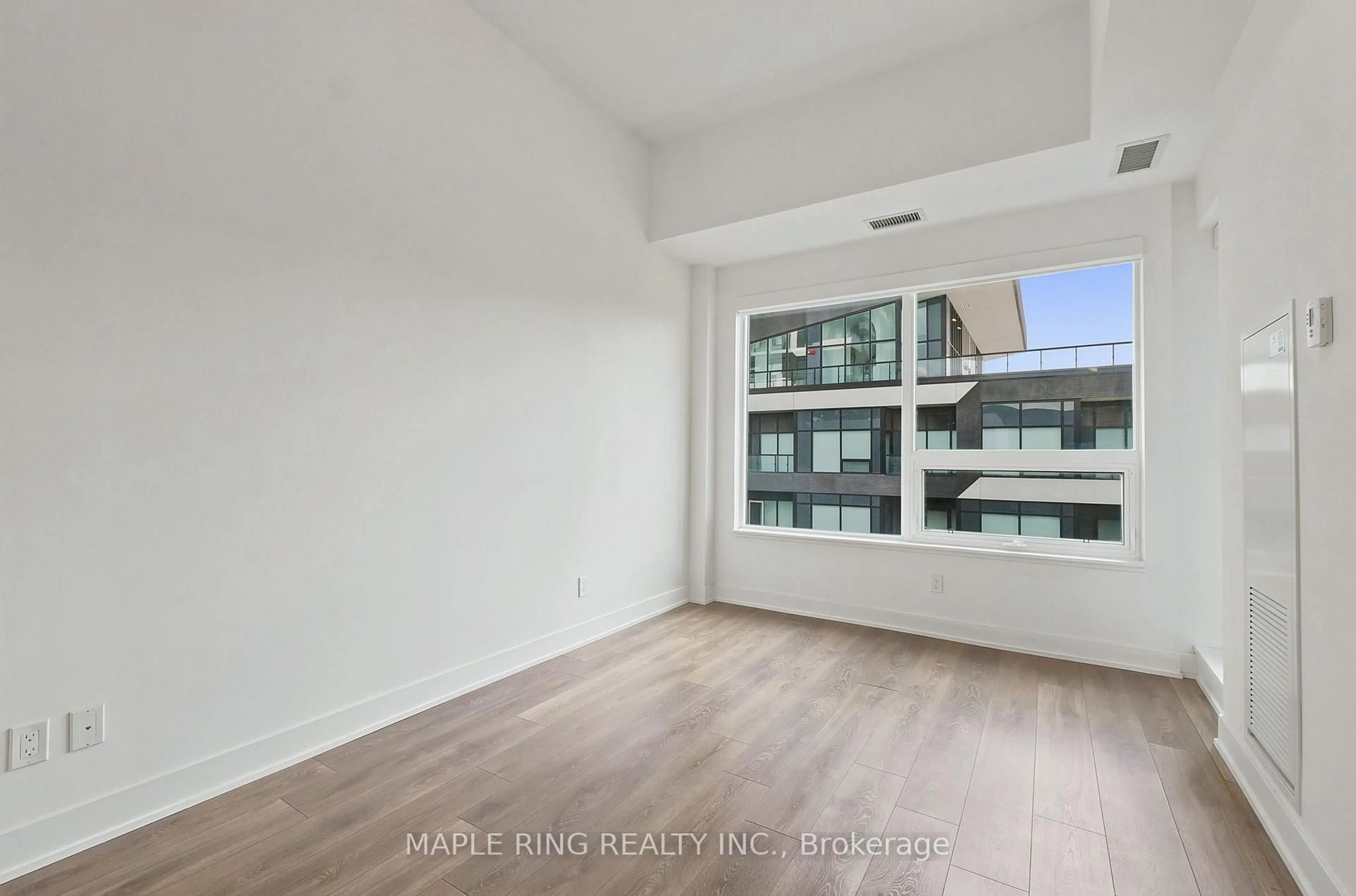 A pic of a room for 2485 Taunton Rd #450, Oakville Ontario L6H 3R8