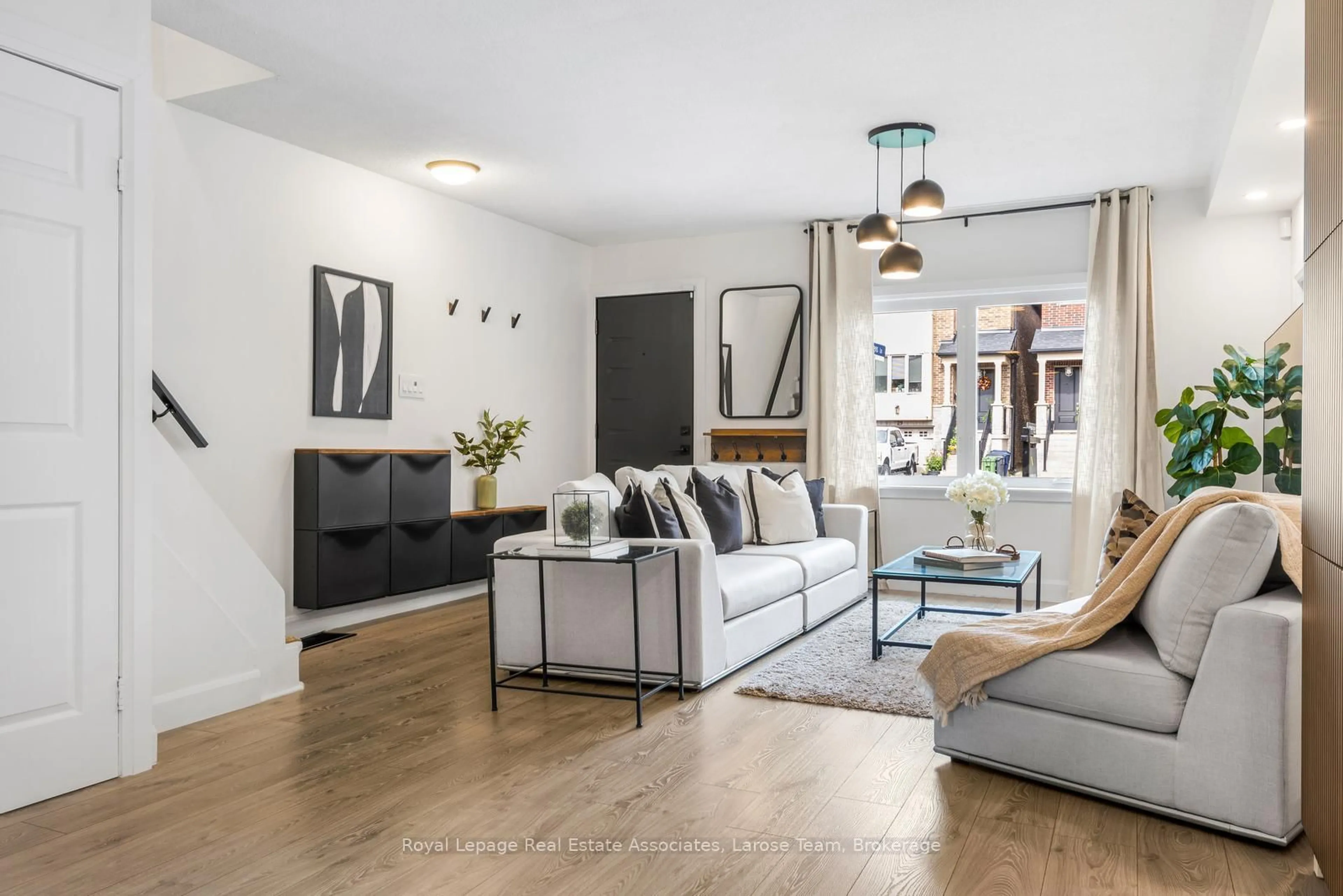 Living room with furniture, unknown for 28 Thirtieth St, Toronto Ontario M8W 3B6