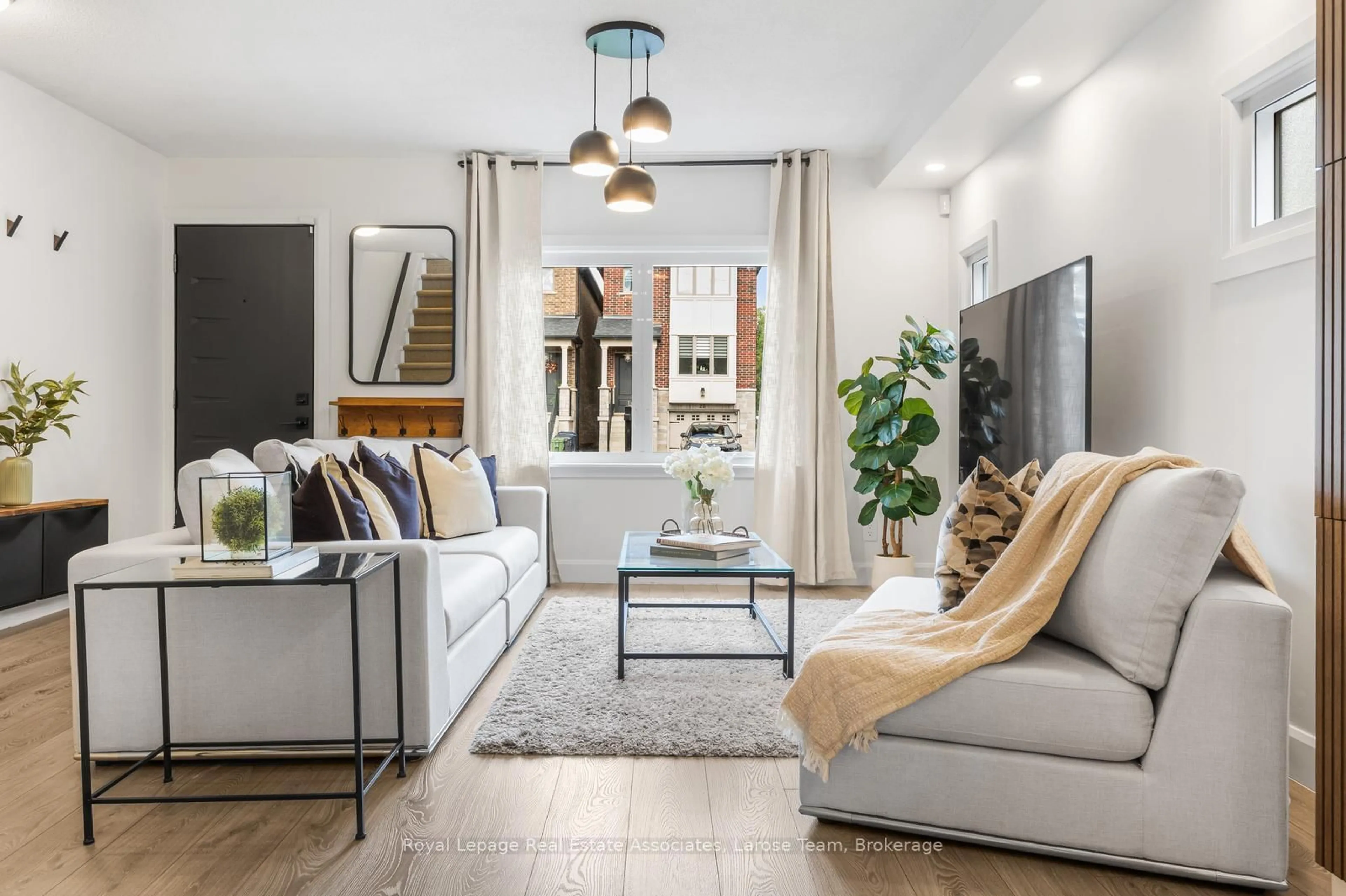 Living room with furniture, unknown for 28 Thirtieth St, Toronto Ontario M8W 3B6