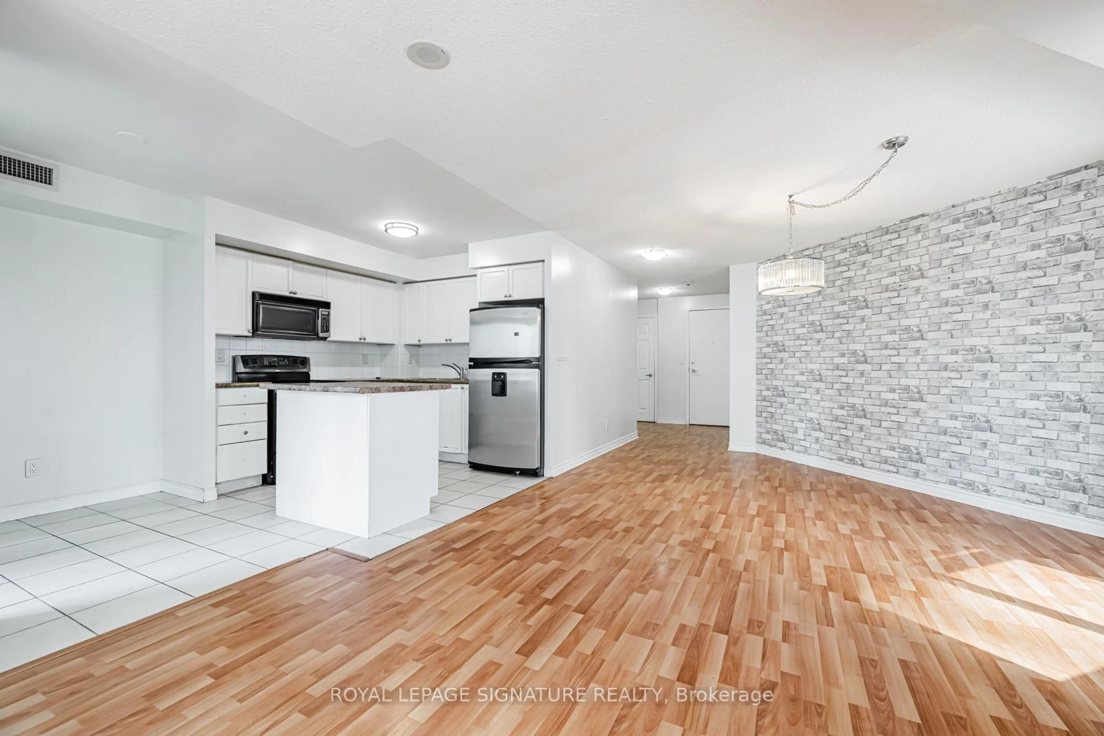 Open concept kitchen, unknown for 3888 Duke Of York Blvd #525, Mississauga Ontario L5B 4P5