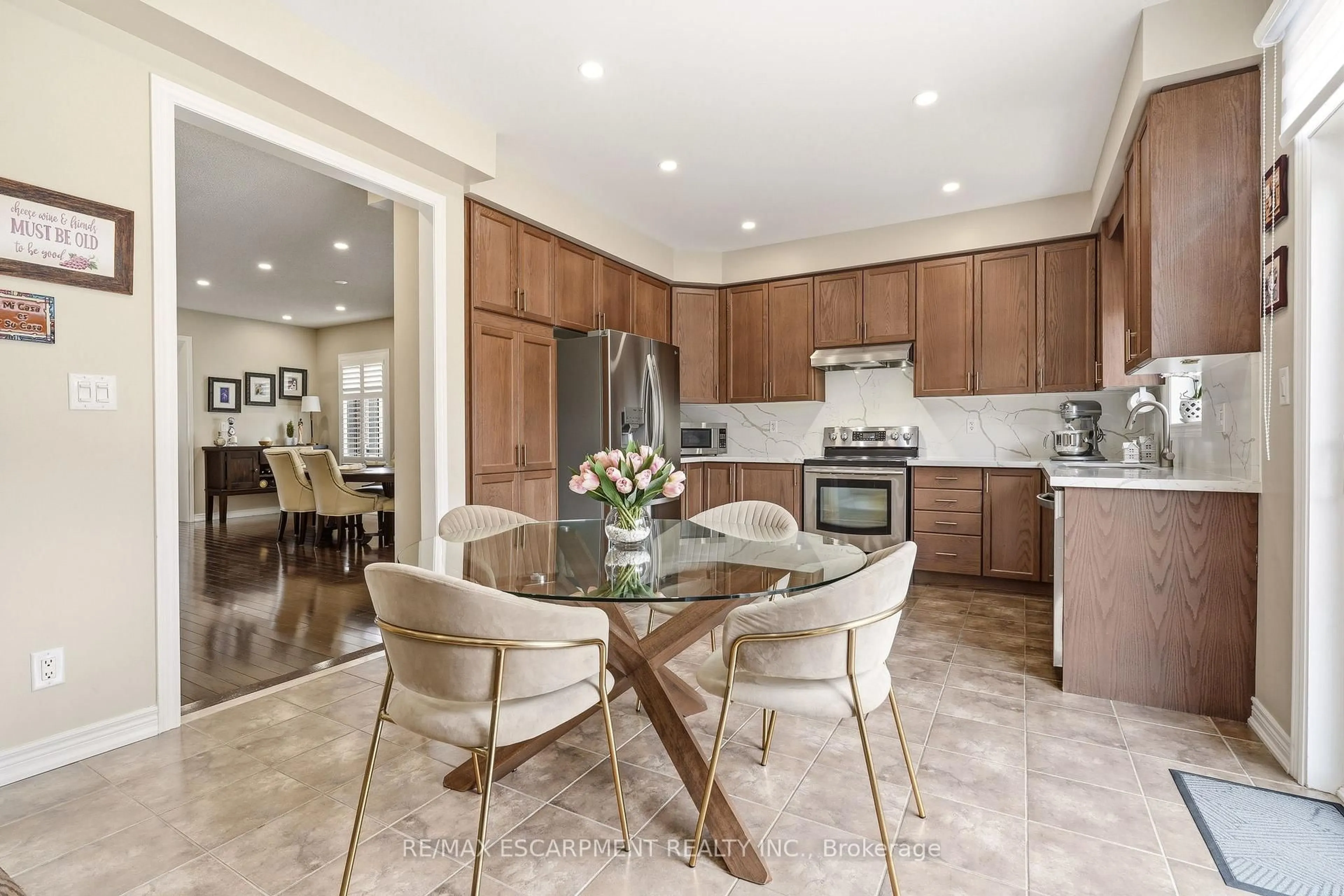 Open concept kitchen, ceramic/tile floor for 3133 Hiram Terr, Oakville Ontario L6M 0P7