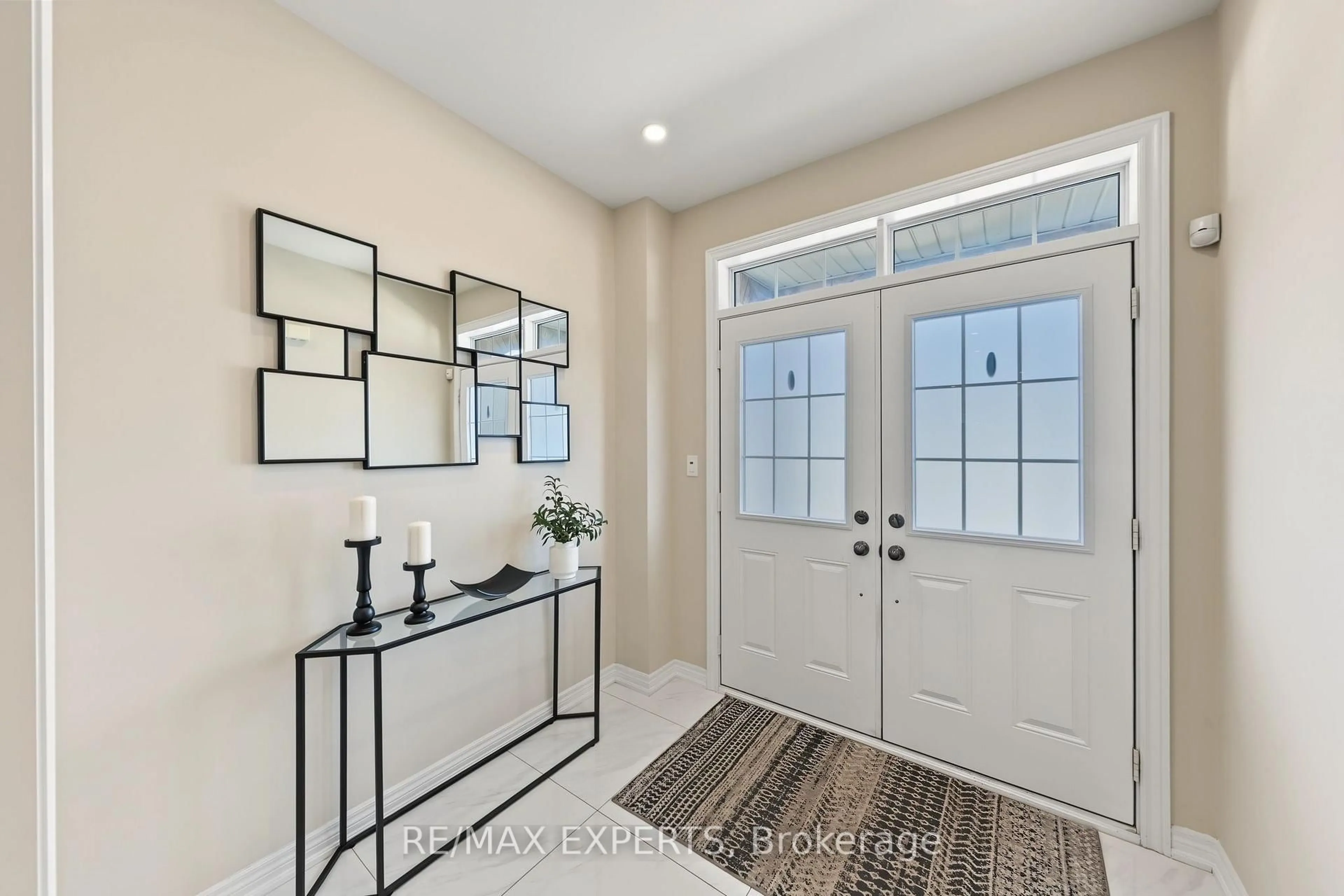 Indoor entryway for 9 Tormore Rd, Caledon Ontario L7E 4K8