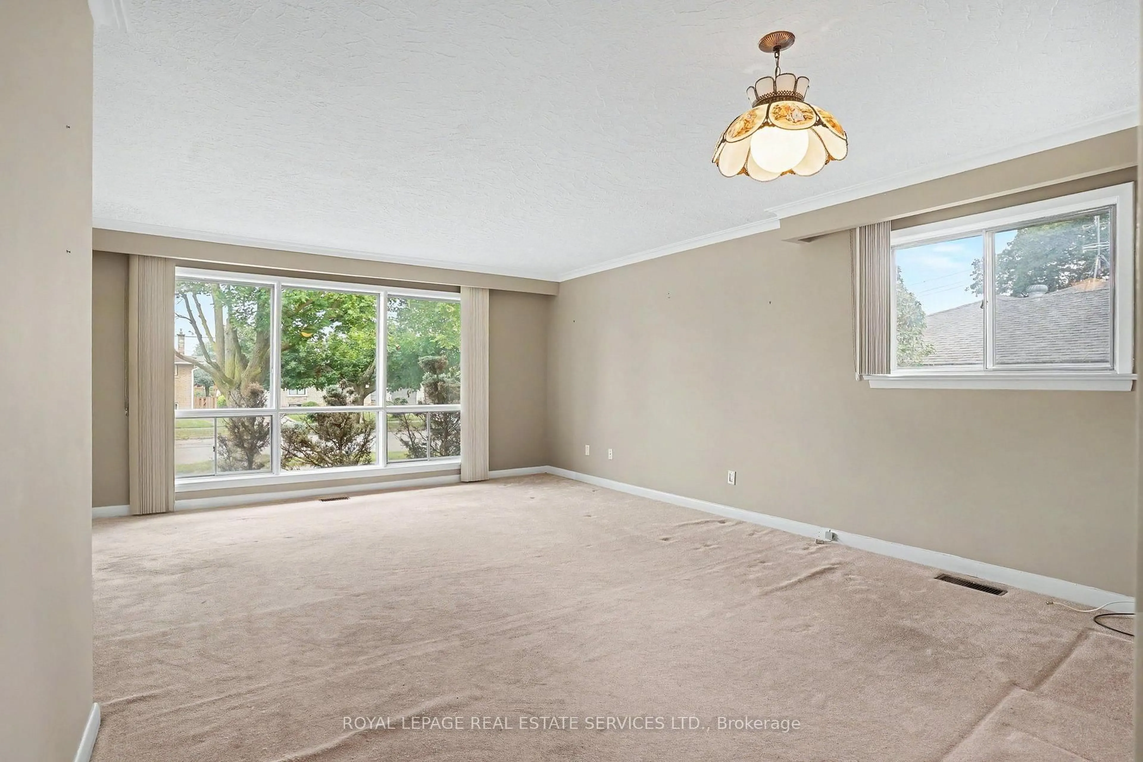 A pic of a room for 110 Celestine Dr, Toronto Ontario M9R 3N9