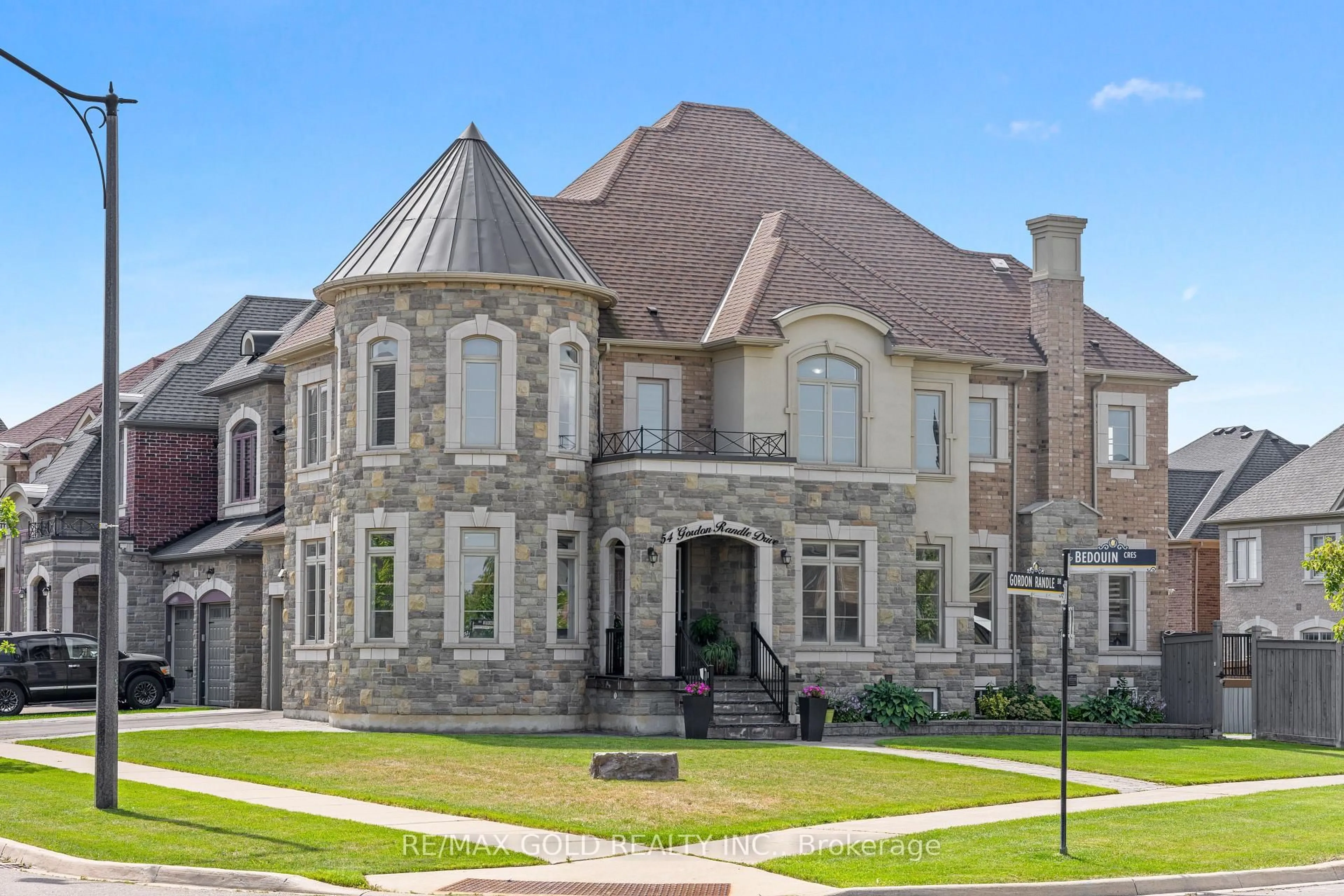 Home with brick exterior material, building for 54 Gordon Randle Dr, Brampton Ontario L6P 4H3