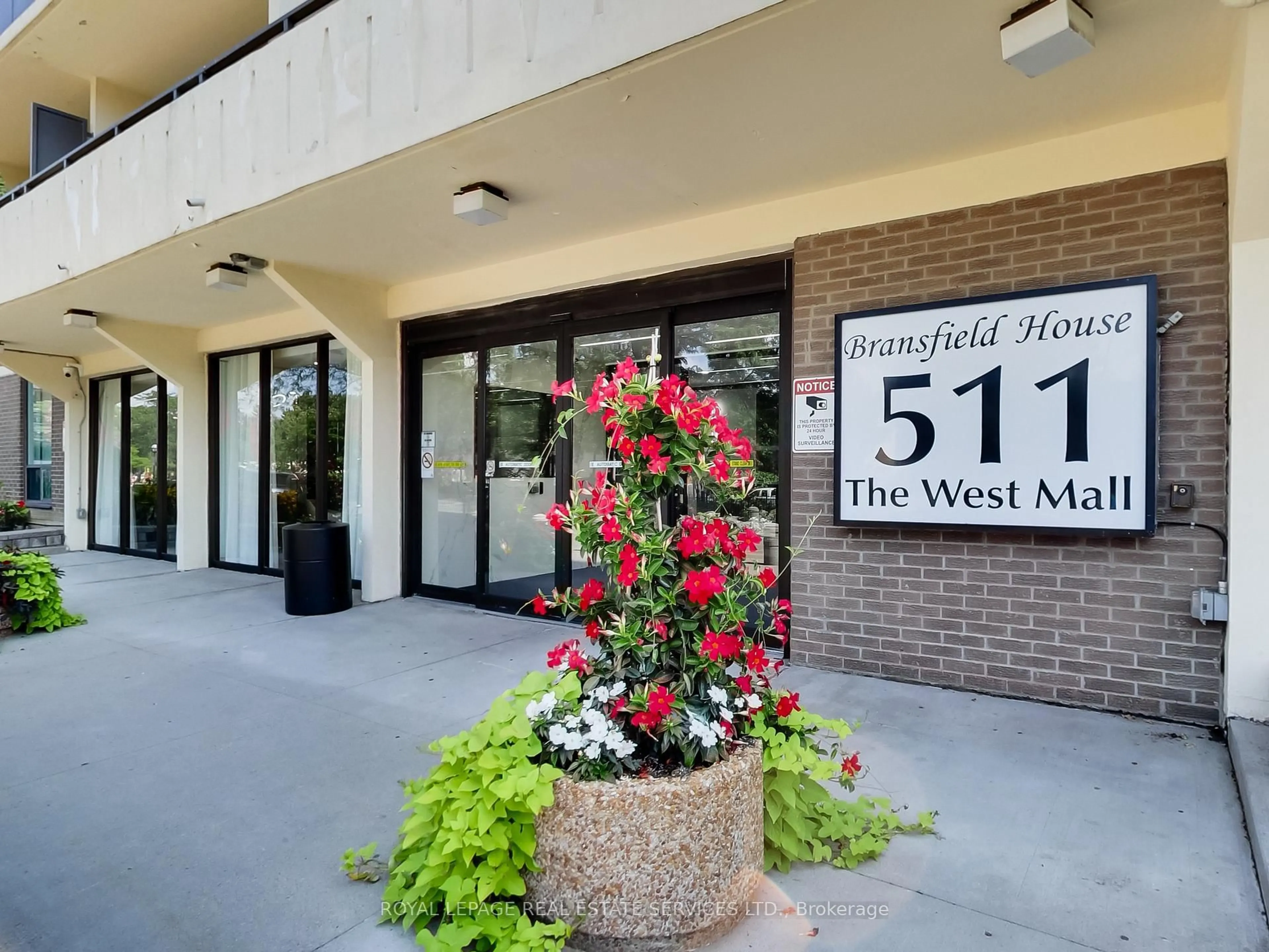 Lobby for 511 The West Mall Rd #702, Toronto Ontario M9C 1G5