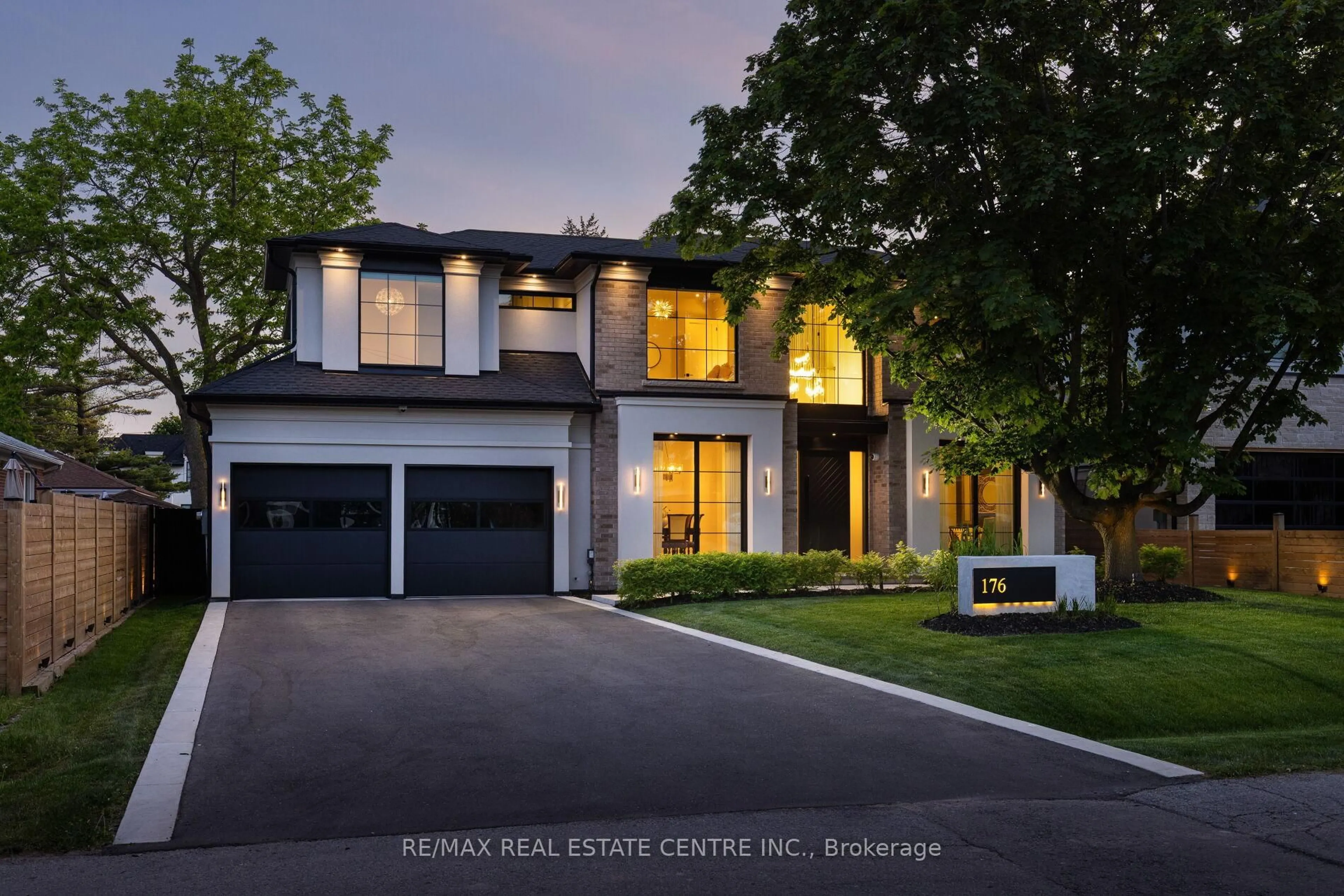 Home with brick exterior material, street for 176 Weybourne Rd, Oakville Ontario L6K 2T7