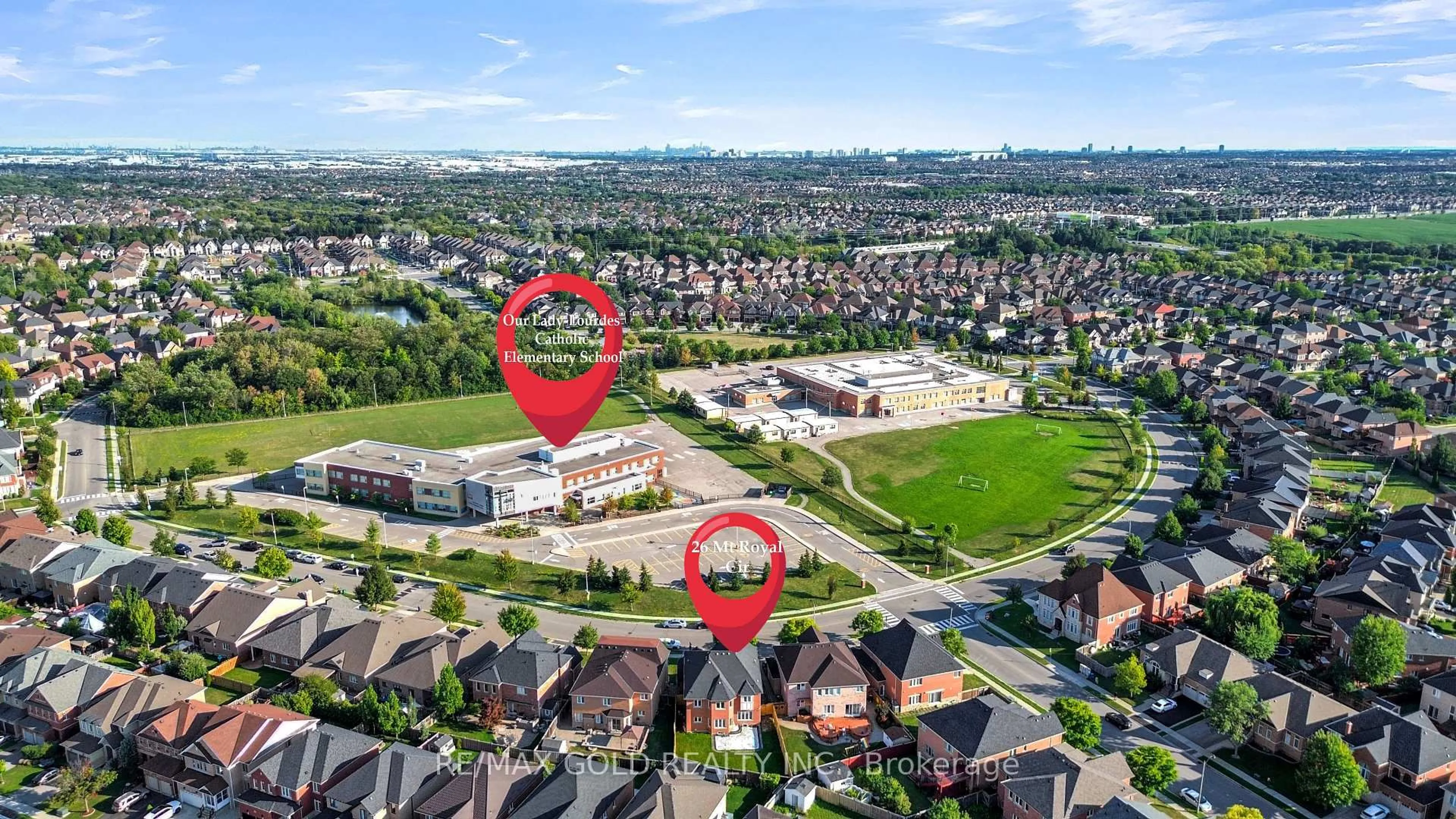 A pic from outside/outdoor area/front of a property/back of a property/a pic from drone, street for 26 Mount Royal Circ, Brampton Ontario L6P 1Y7