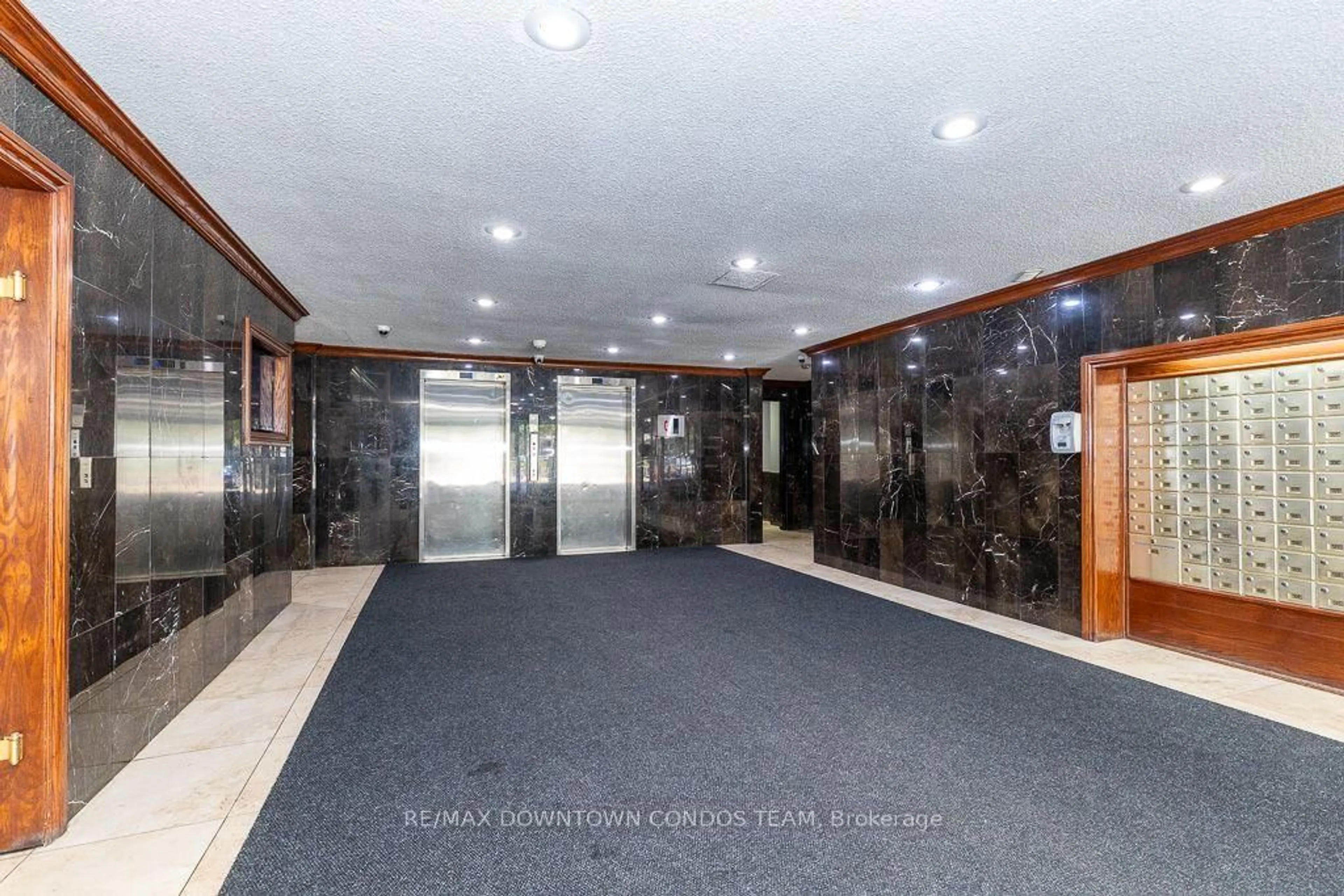 Lobby for 10 Tobermory Dr #1004, Toronto Ontario M3N 2Y5