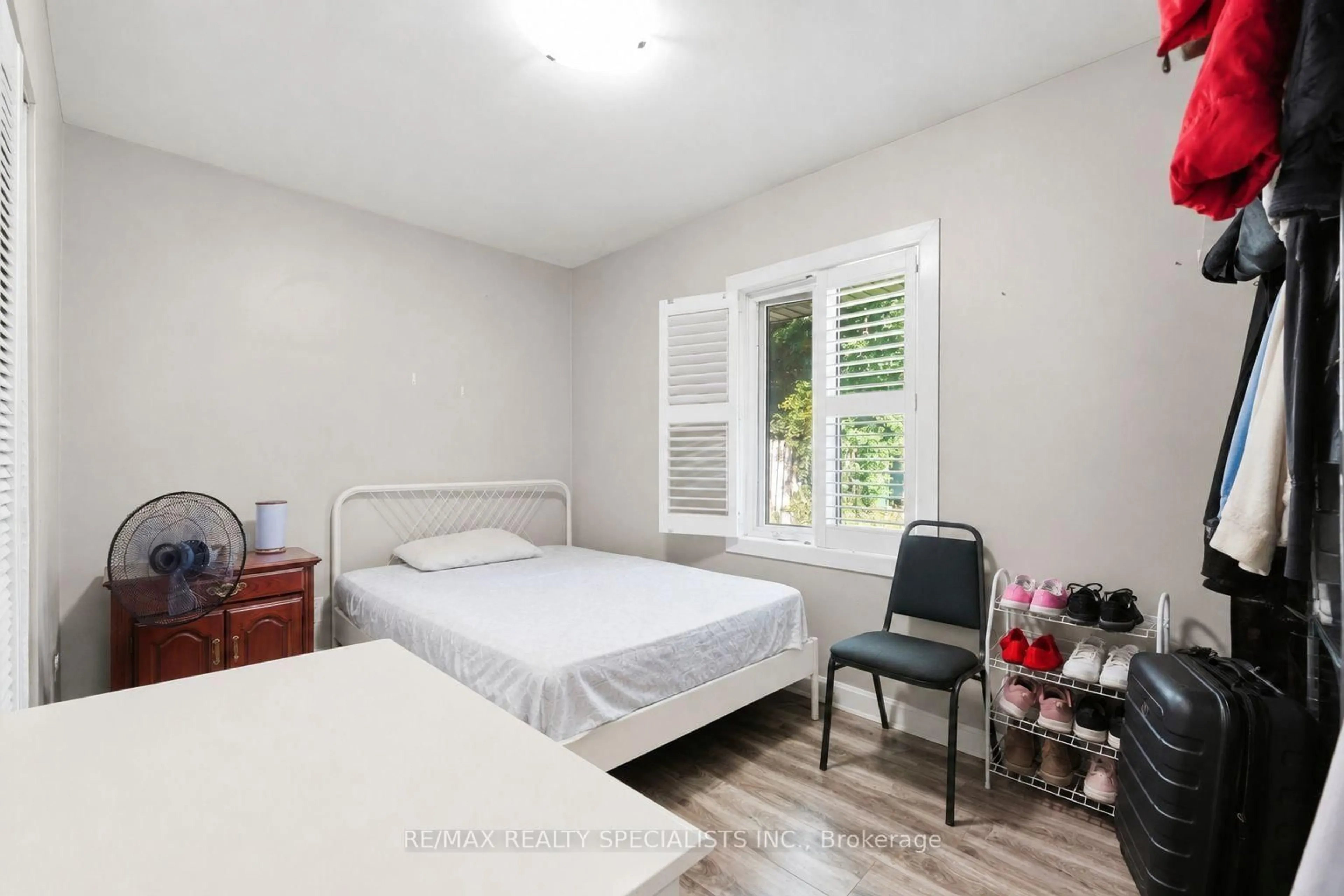 A pic of a room for 337 Broadway St, Orangeville Ontario L9W 1L5