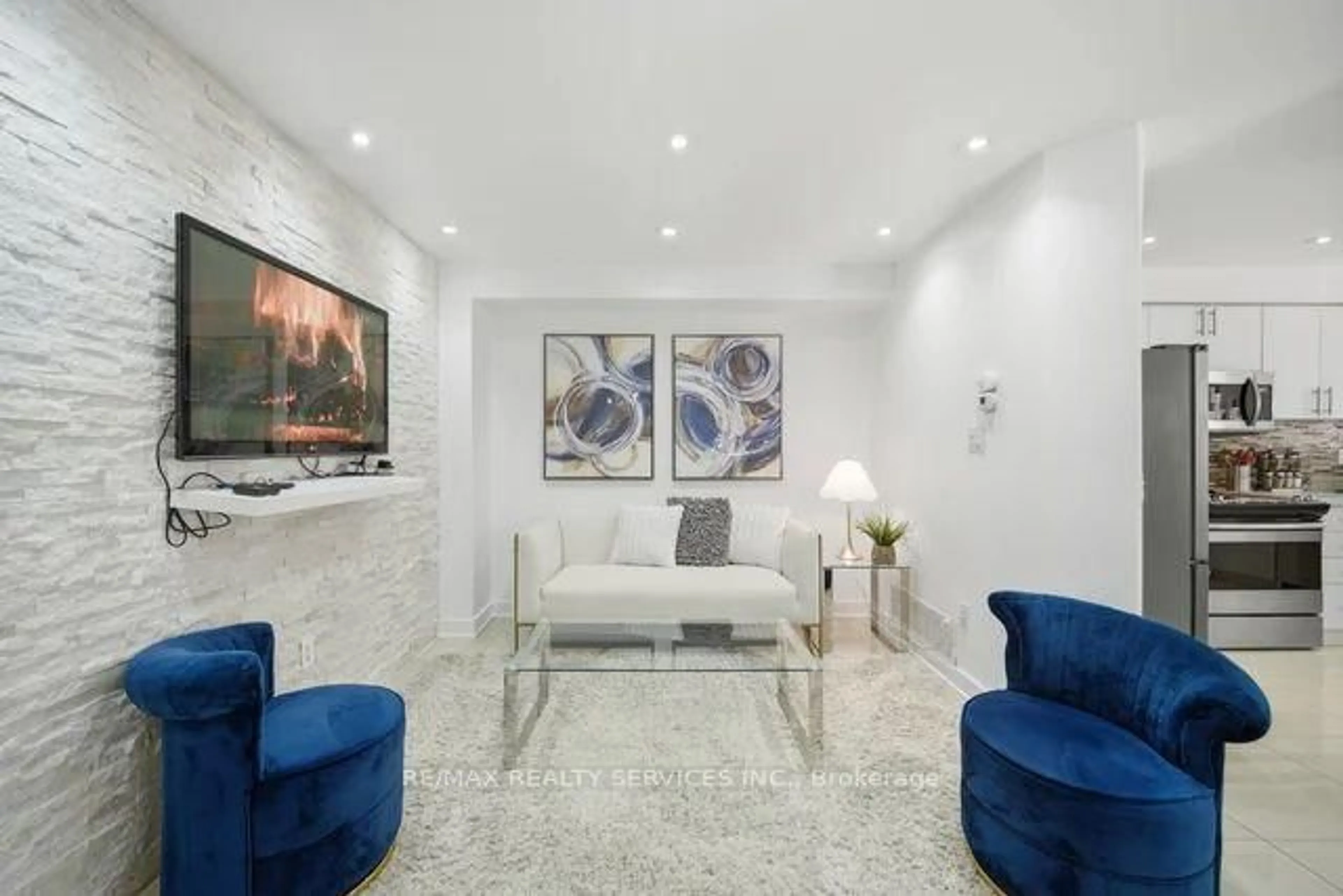 Lobby for 9900 Mclaughlin Rd #12, Brampton Ontario L6X 4Y3