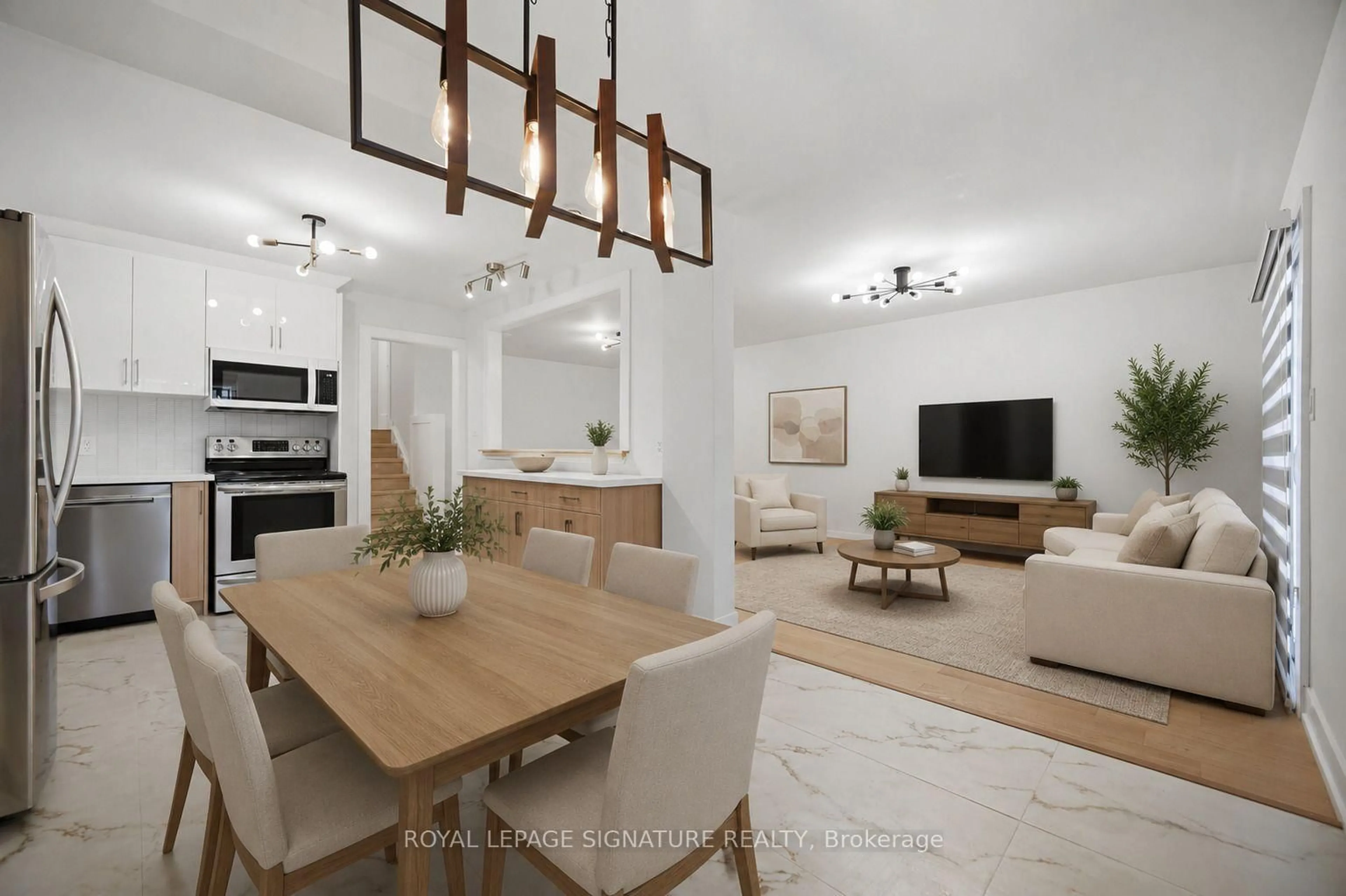 Living room with furniture, unknown for 2599 Lundene Rd, Mississauga Ontario L5J 3Y8