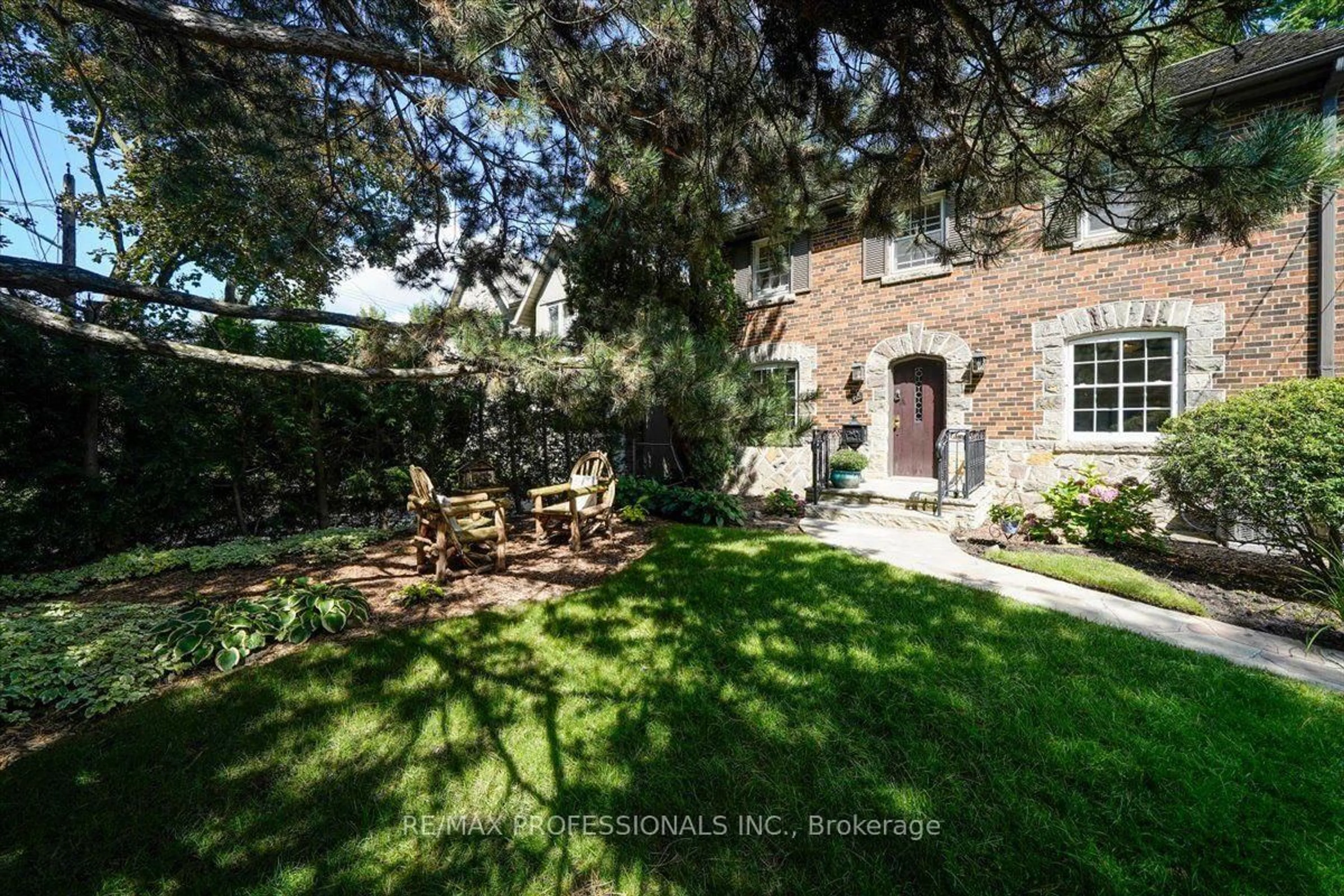 A pic from outside/outdoor area/front of a property/back of a property/a pic from drone, street for 65 Dunedin Dr, Toronto Ontario M8X 2K7