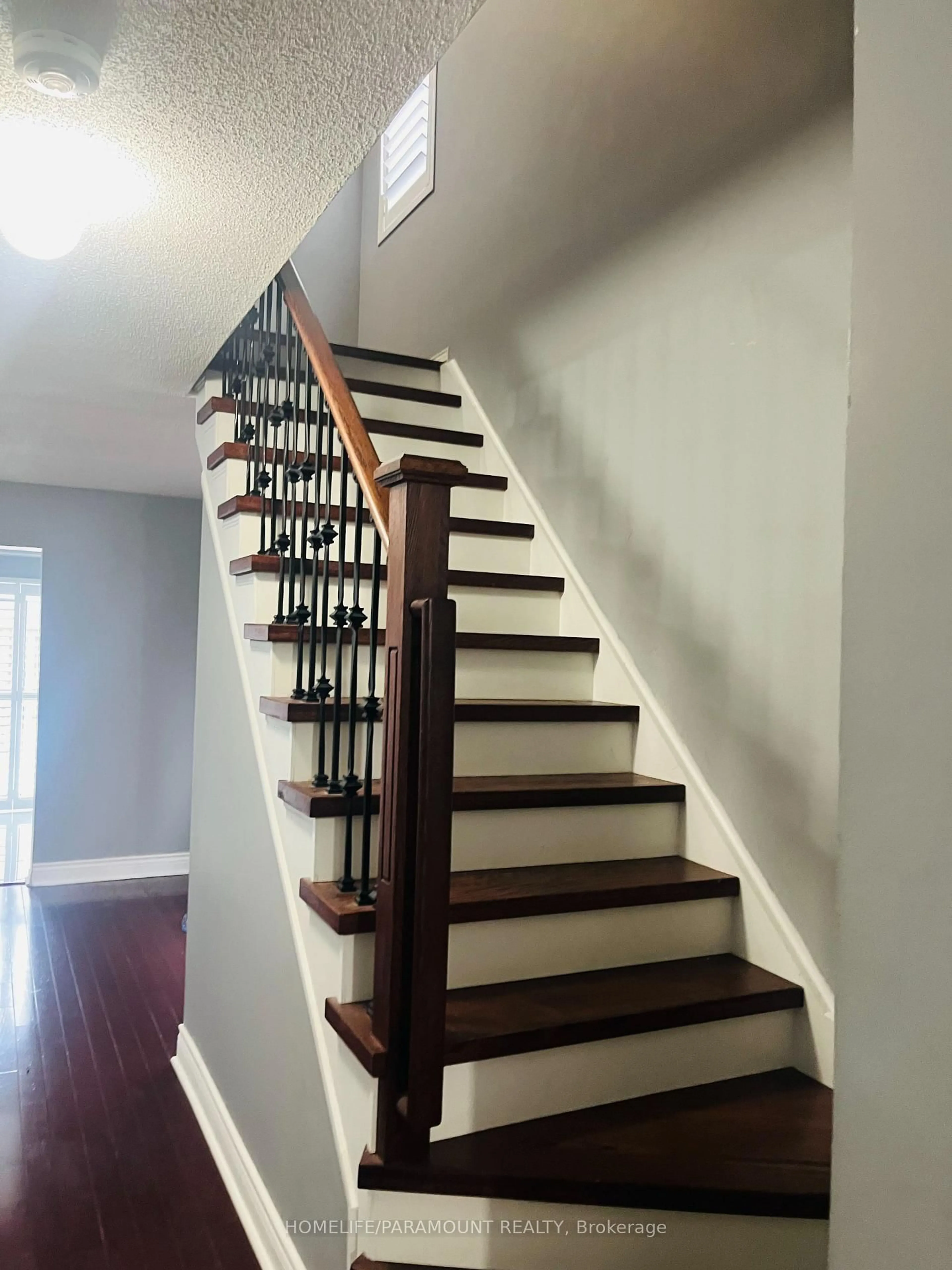 Stairs for 27 Lonestar Cres, Brampton Ontario L7A 2H9