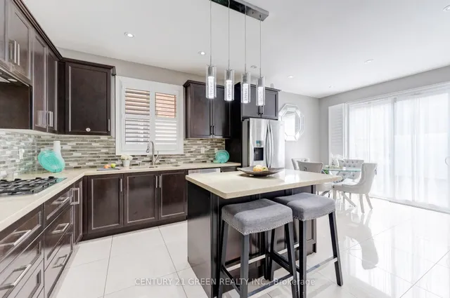 3 Lisson Cres, Brampton 5
