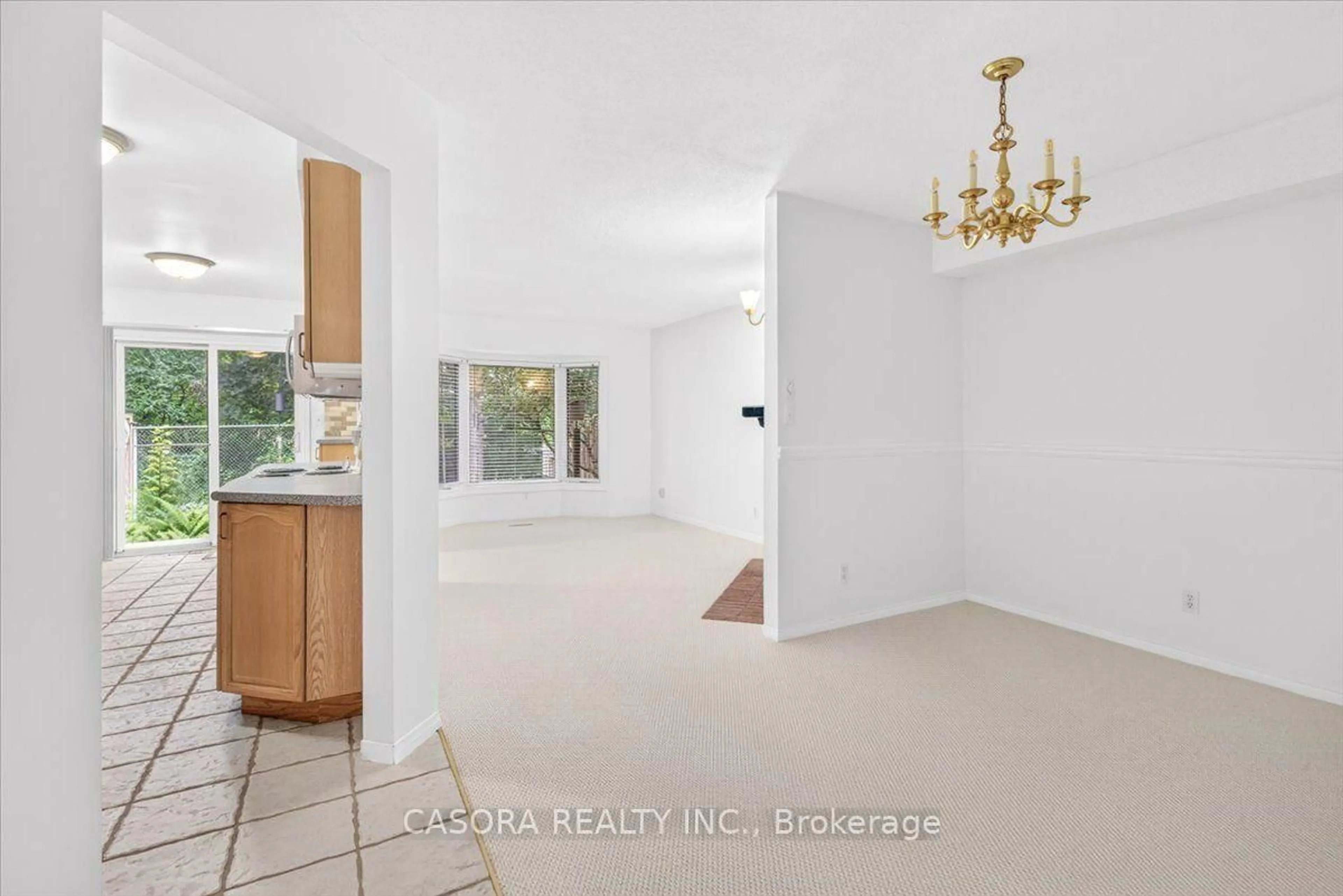 Indoor entryway for 2230 WALKERS Line #25, Burlington Ontario L7M 3Y8
