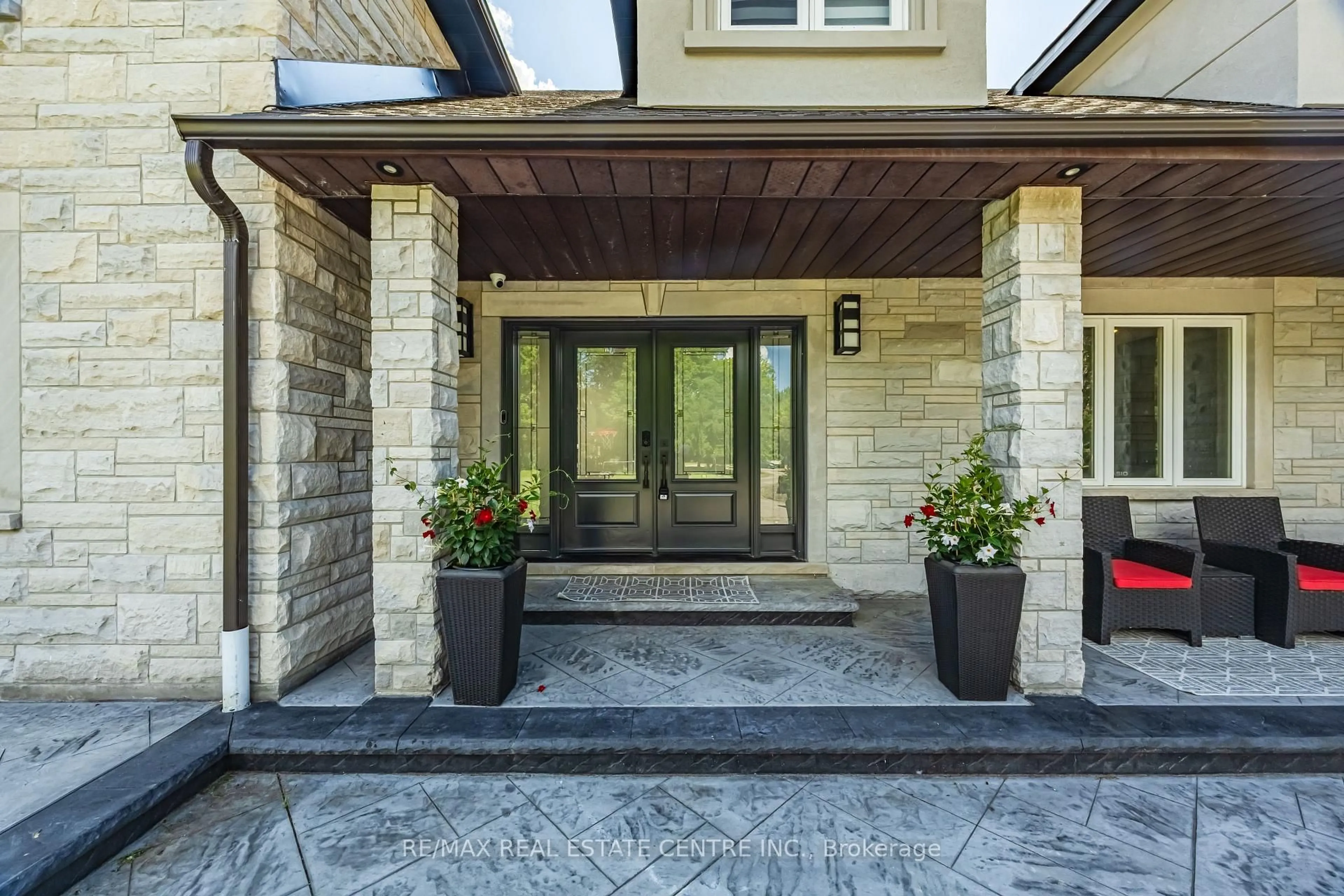 Indoor entryway for 6 Country Lane Dr, Caledon Ontario L7E 0B4