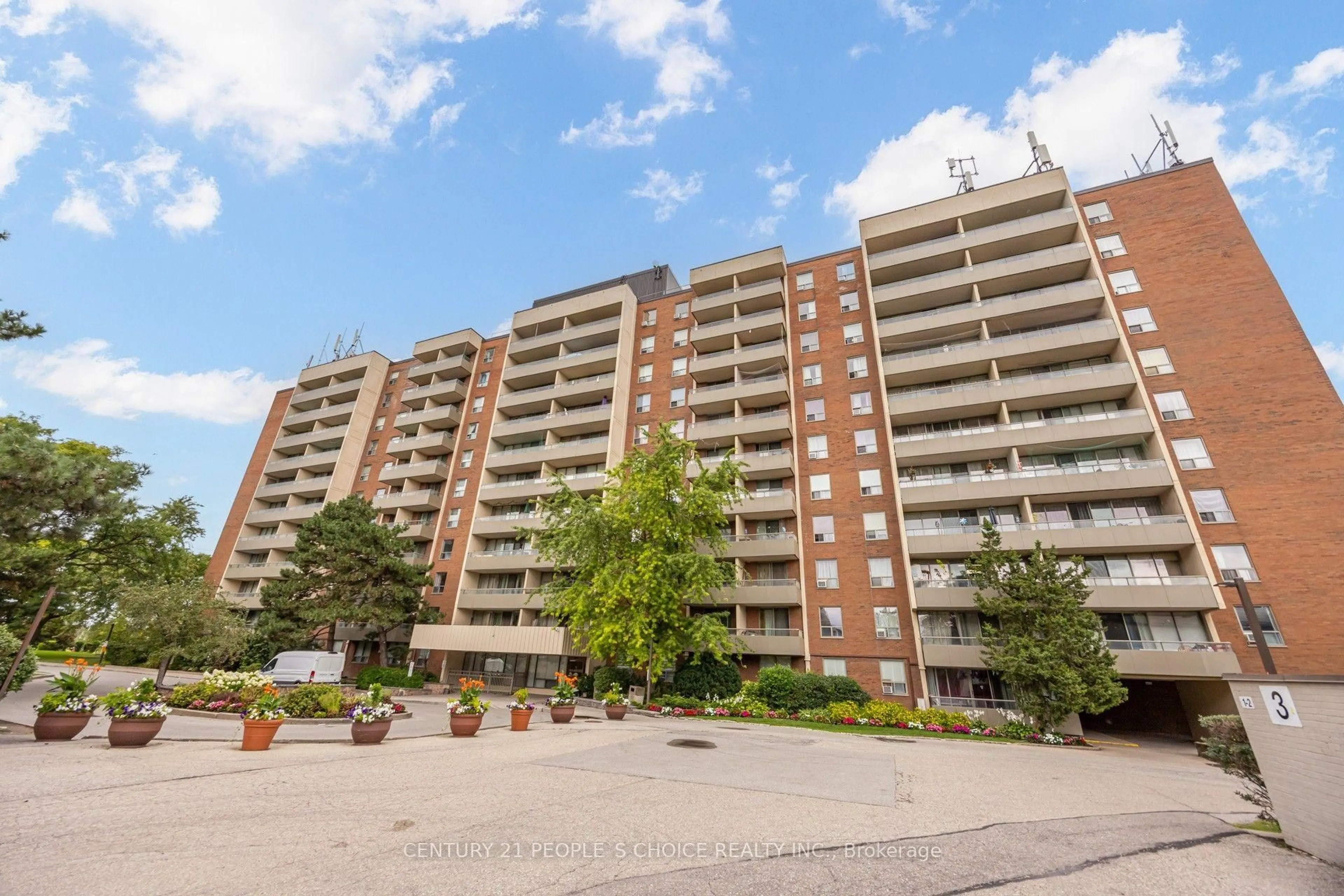 Patio, unknown for 1 Four Winds Dr #207, Toronto Ontario M3J 2T1