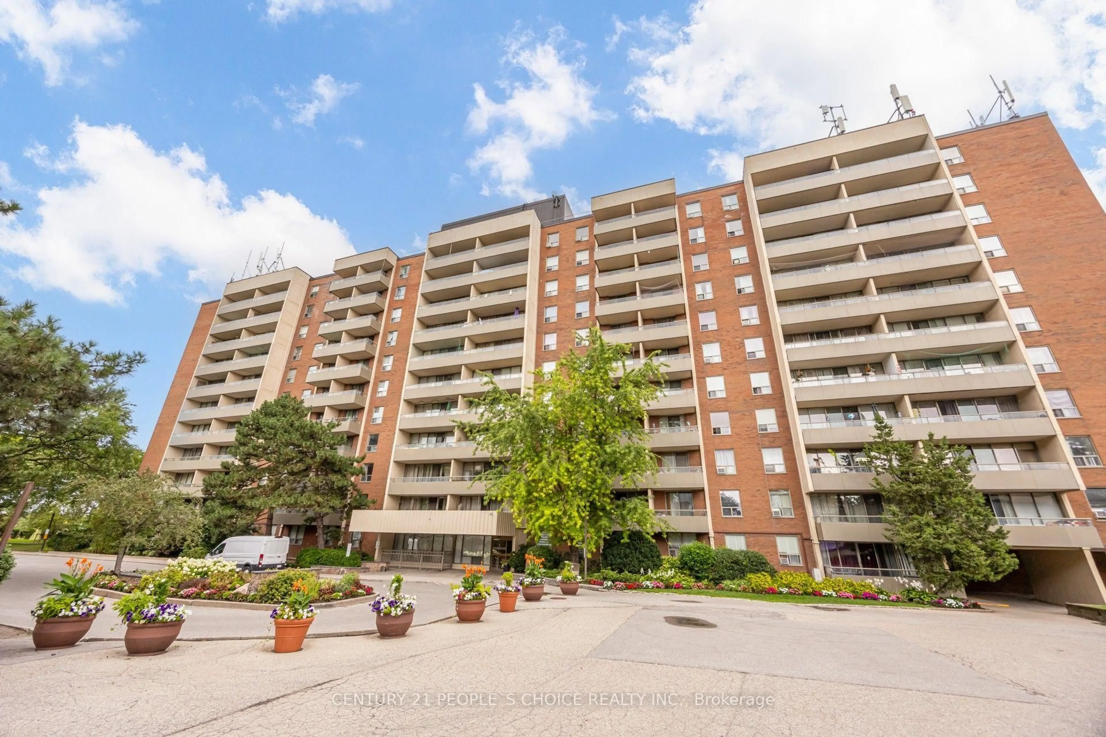 Patio, unknown for 1 Four Winds Dr #207, Toronto Ontario M3J 2T1