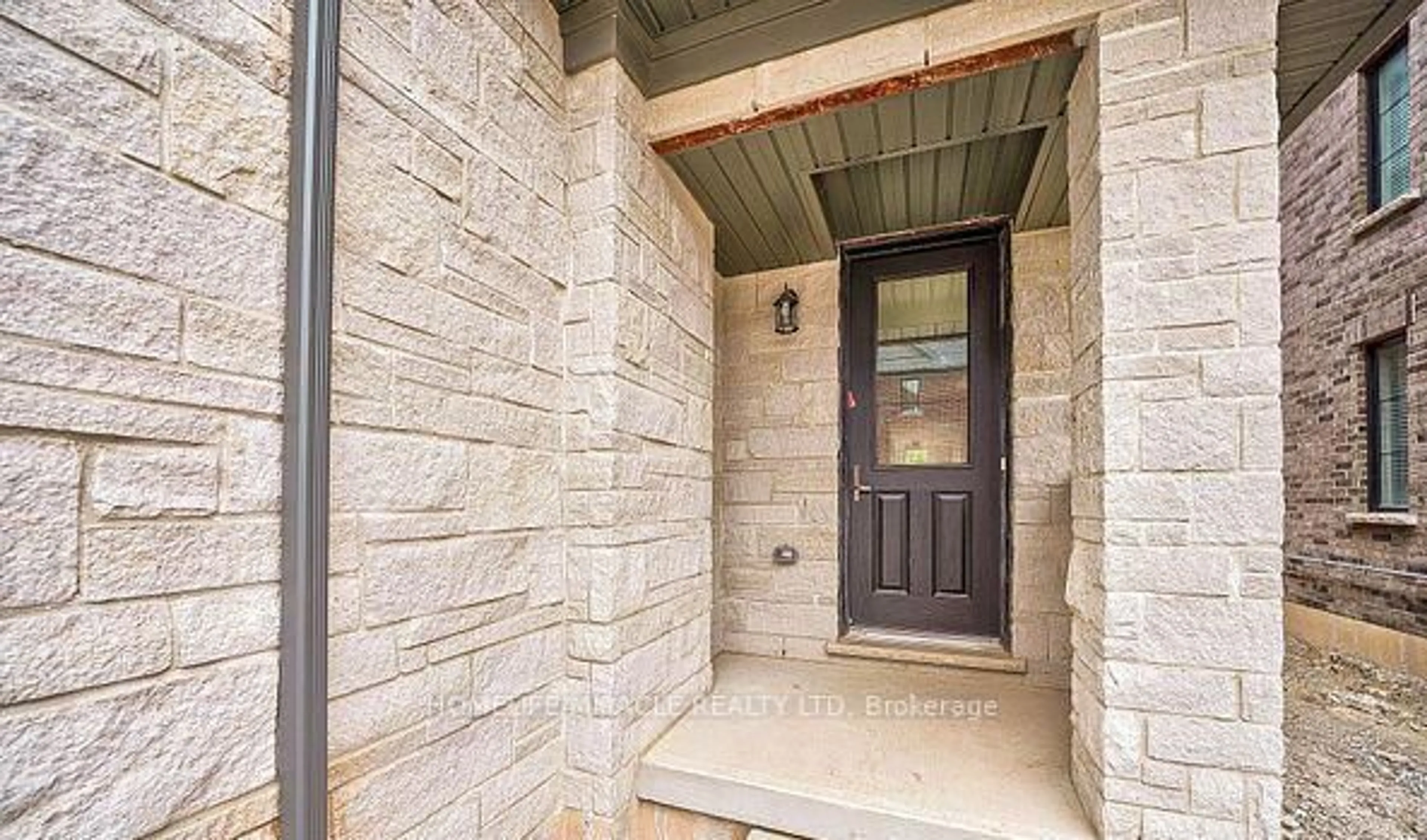 Indoor entryway for 1449 National Common, Burlington Ontario L7P 0V7