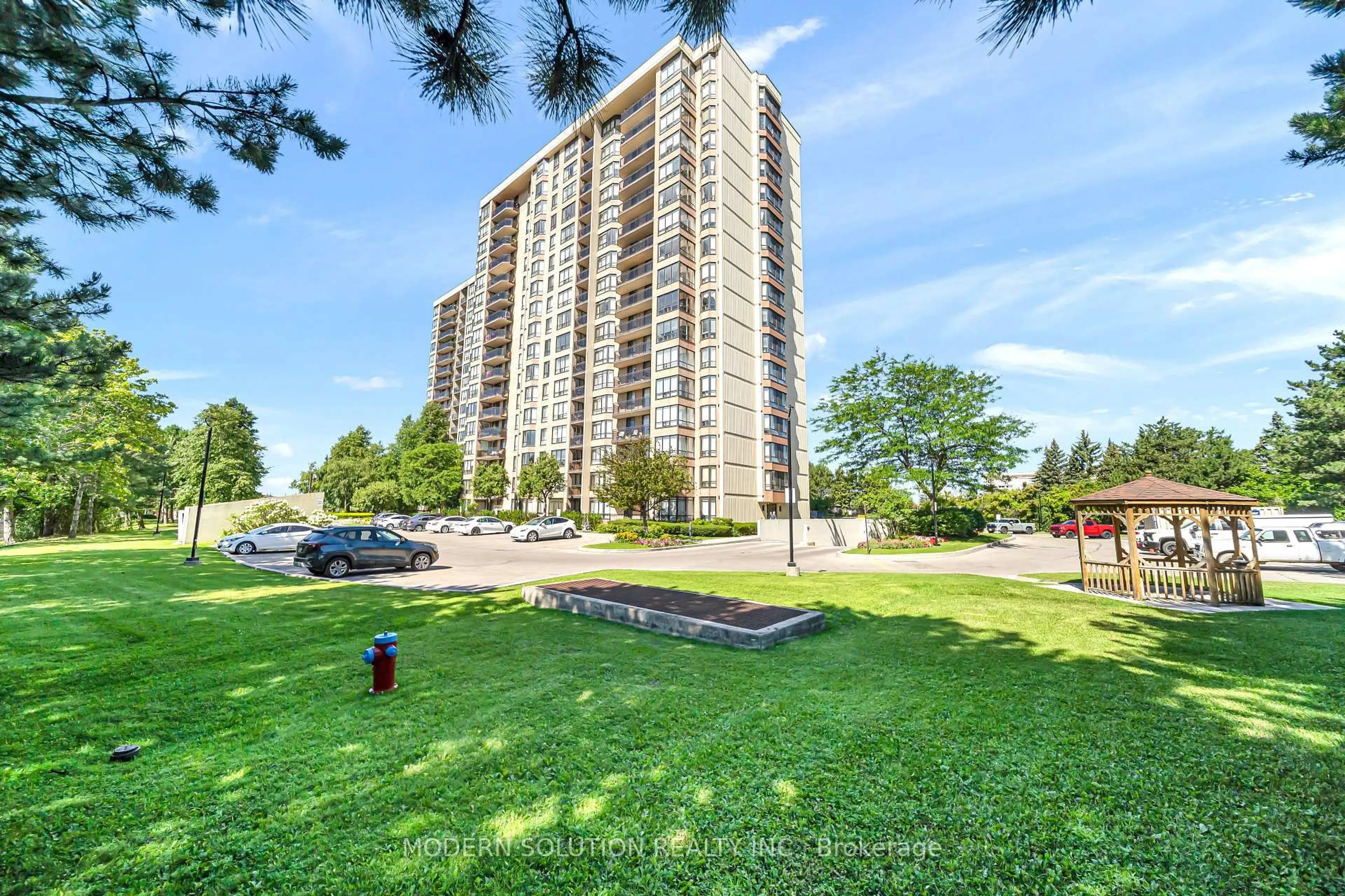Patio, building for 20 Cherrytree Dr #501, Brampton Ontario L6Y 3V1