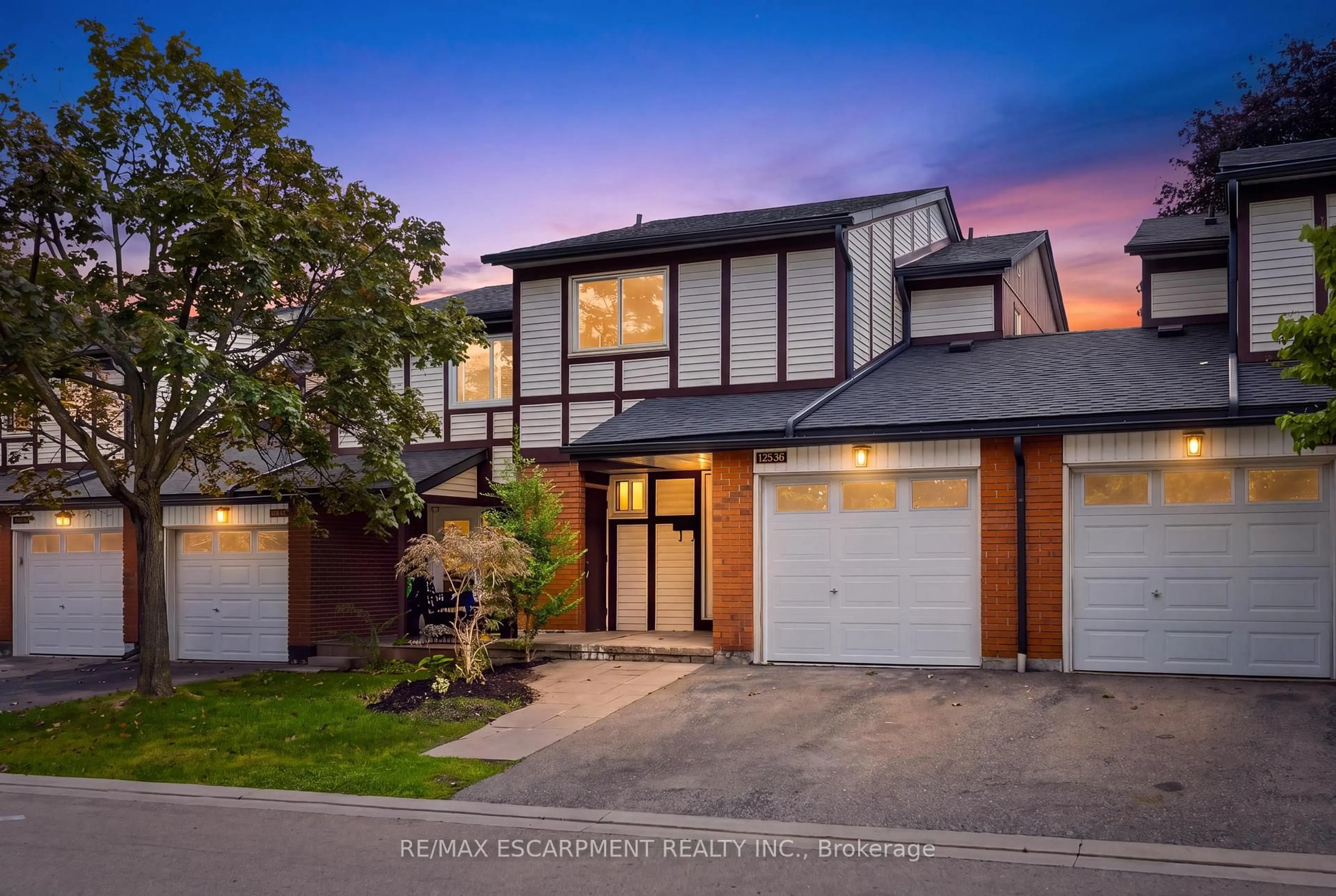 Home with brick exterior material, street for 5095 Pinedale Ave #106, Burlington Ontario L7L 5K3