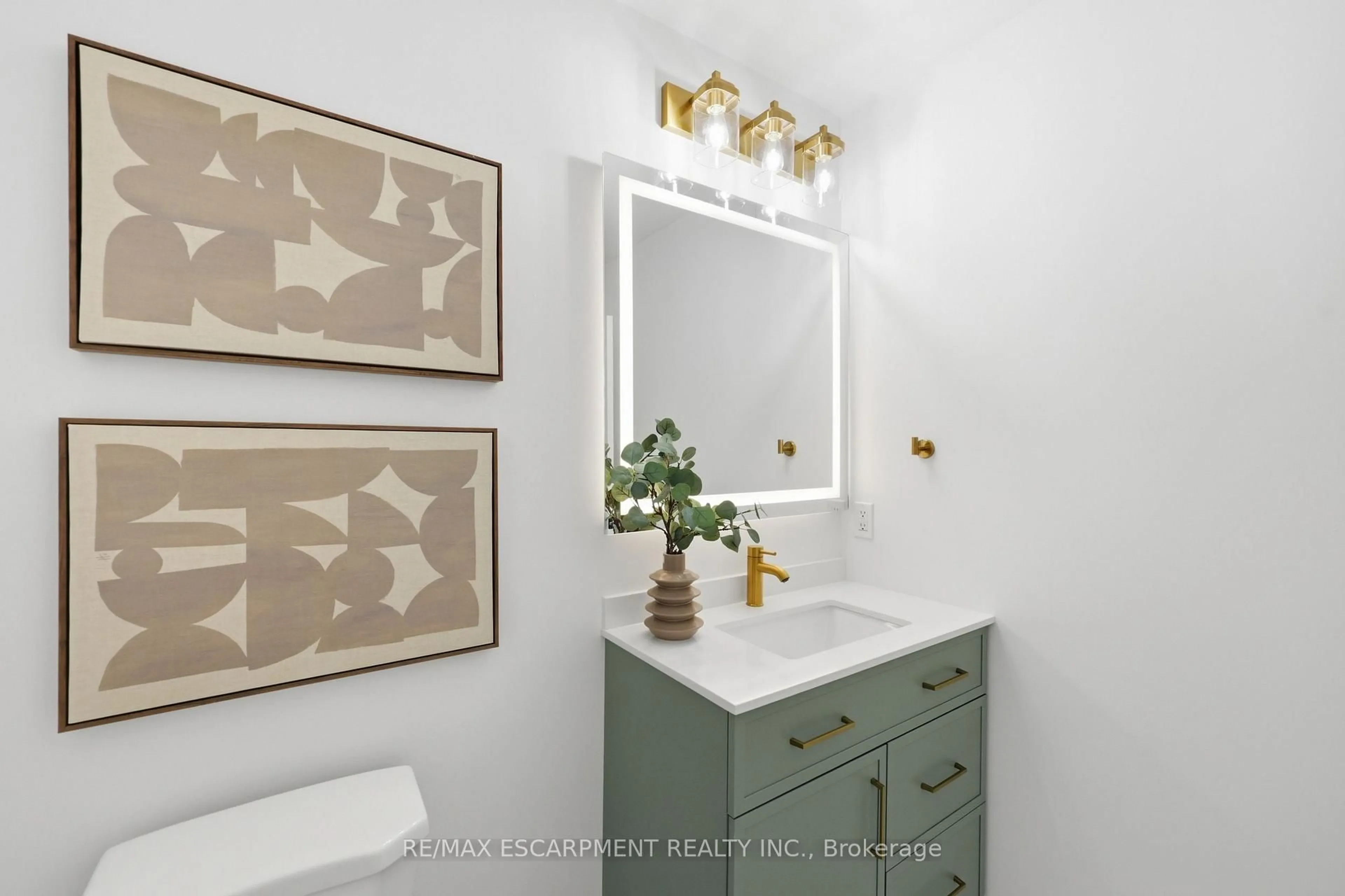 Contemporary bathroom, ceramic/tile floor for 5095 Pinedale Ave #106, Burlington Ontario L7L 5K3