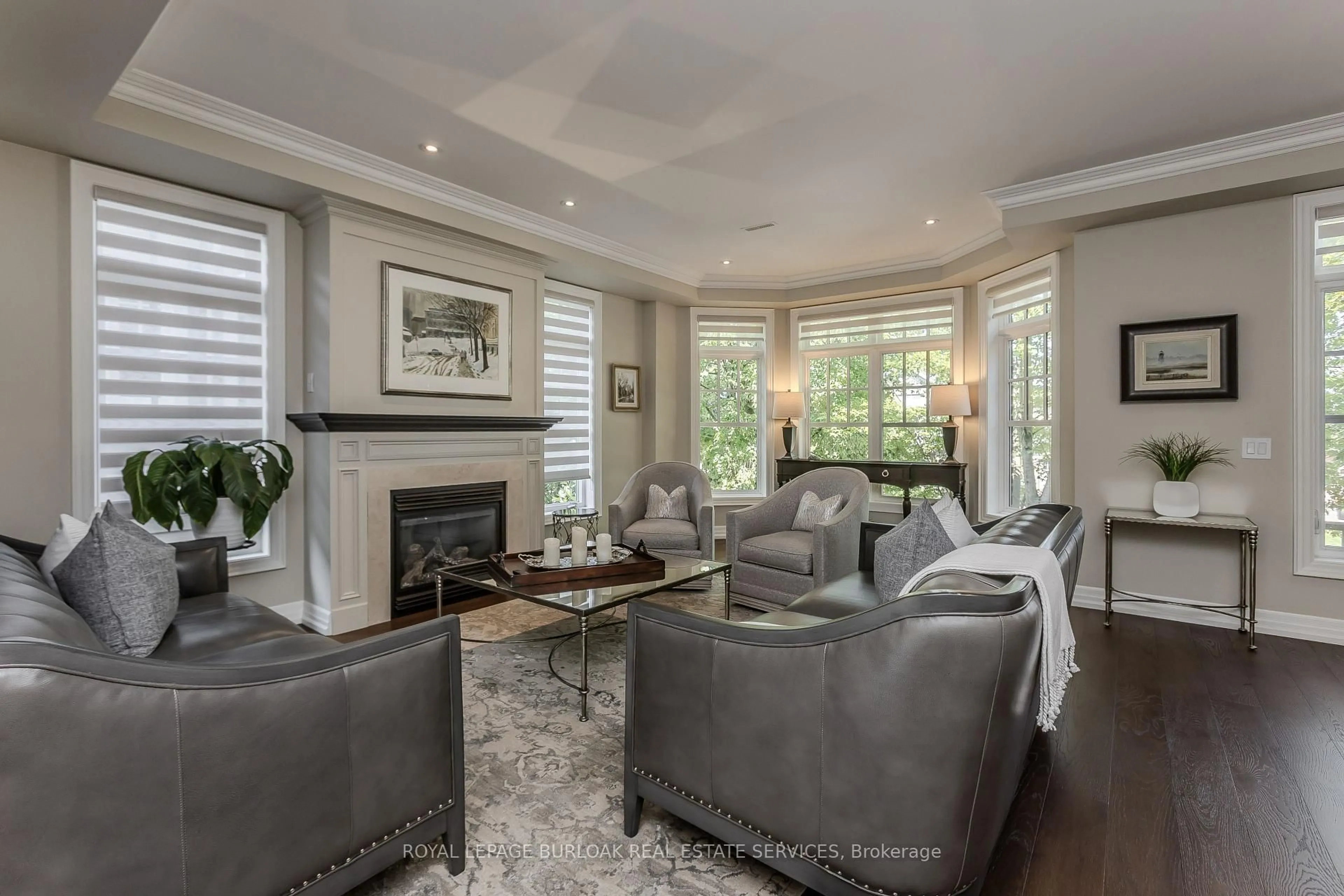 Living room with furniture, unknown for 2061 Maria St #1, Burlington Ontario L7R 0B5