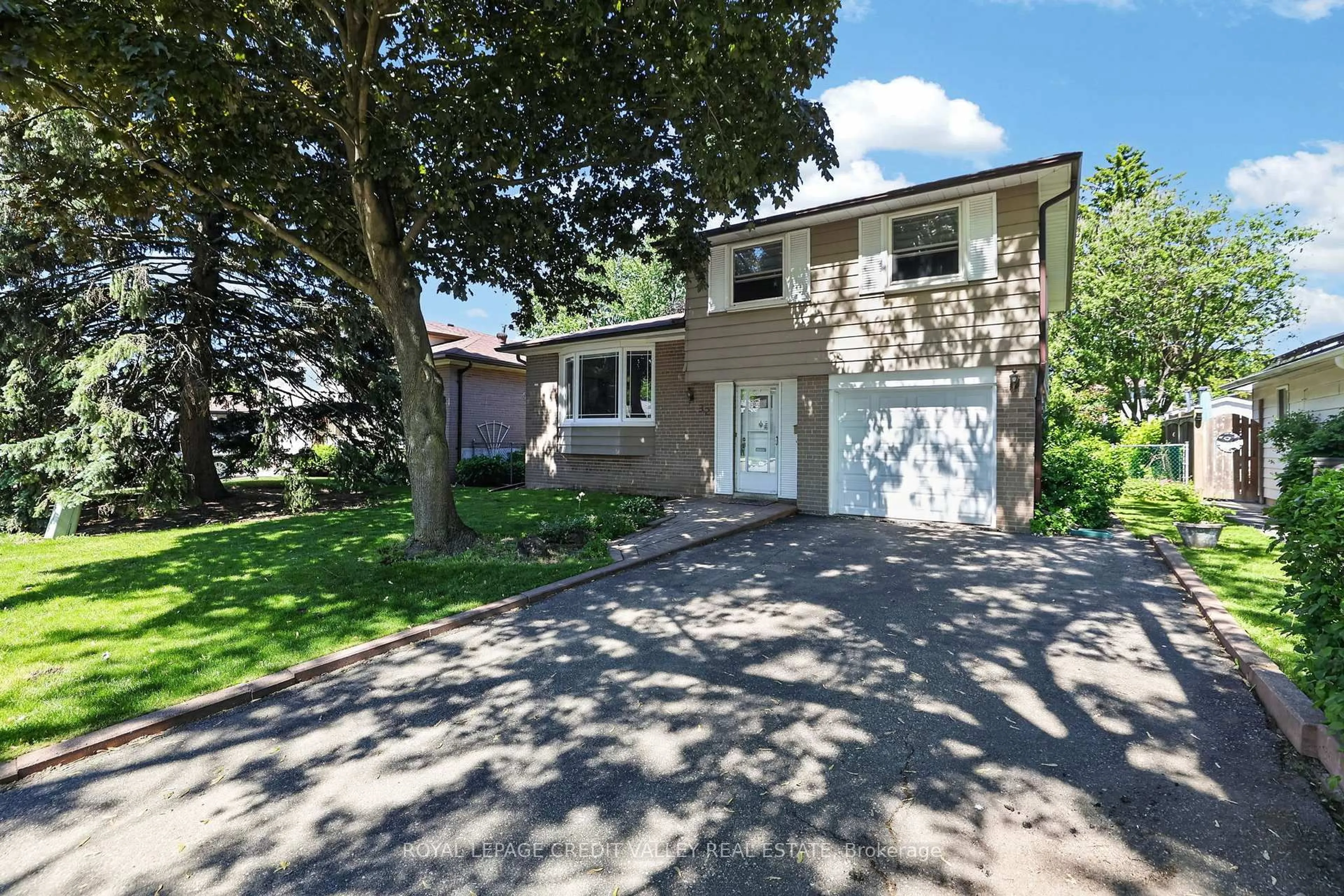 Unknown for 32 Farmington Dr, Brampton Ontario L6W 2V2