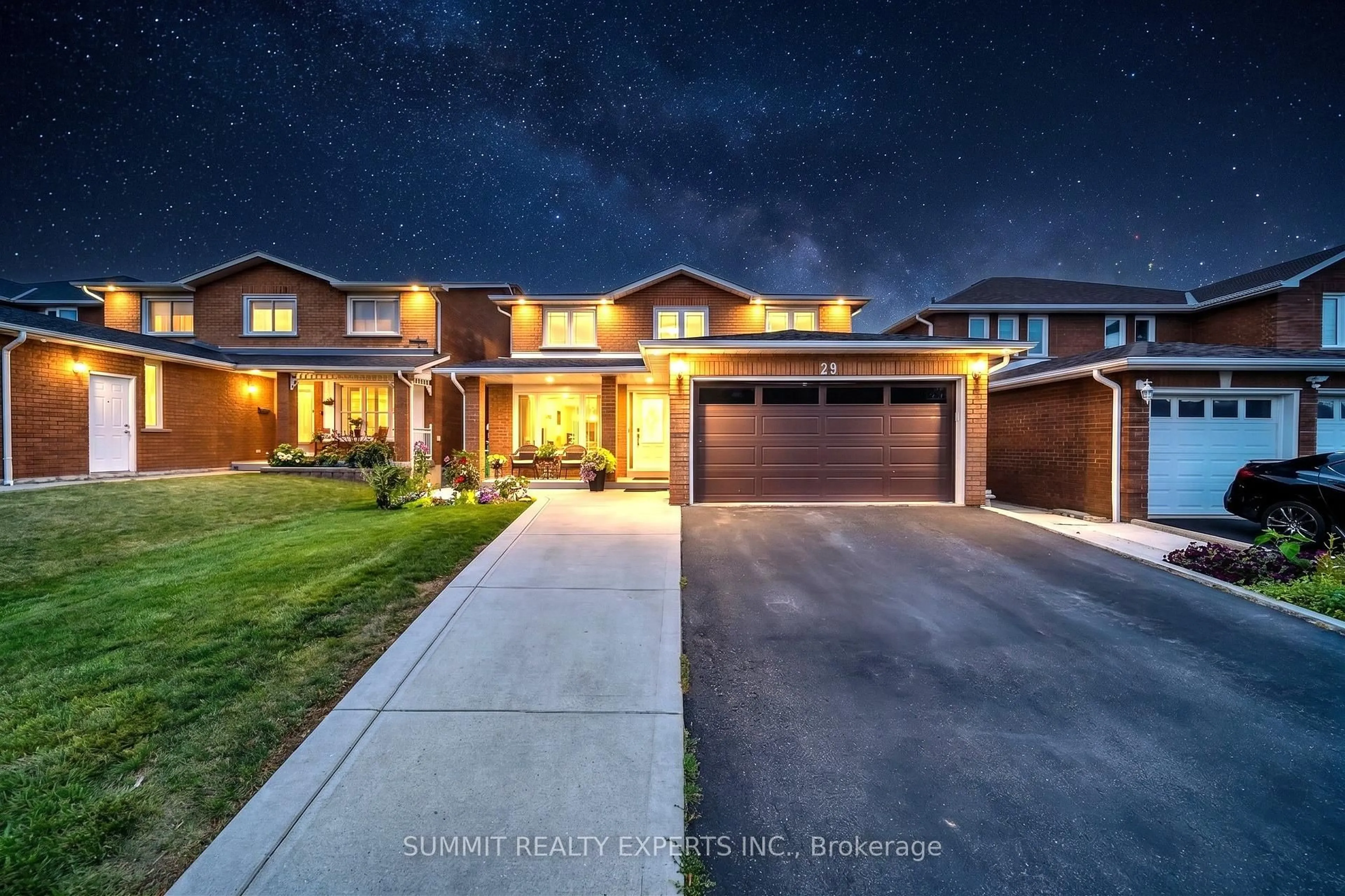 Home with brick exterior material, street for 29 Coronation Circ, Brampton Ontario L6Z 4A9