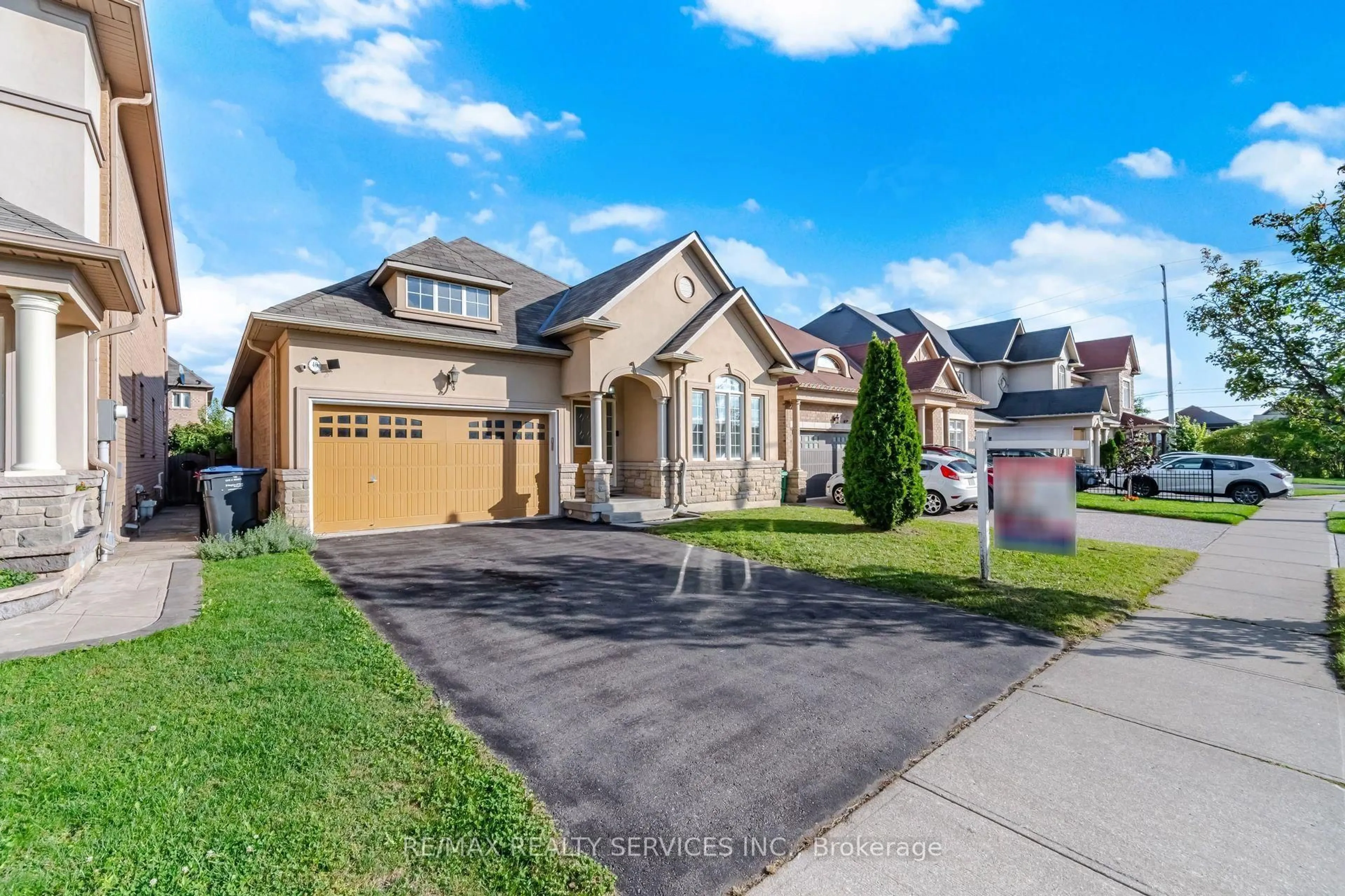 Home with brick exterior material, street for 40 Balin Cres, Brampton Ontario L6X 0V5