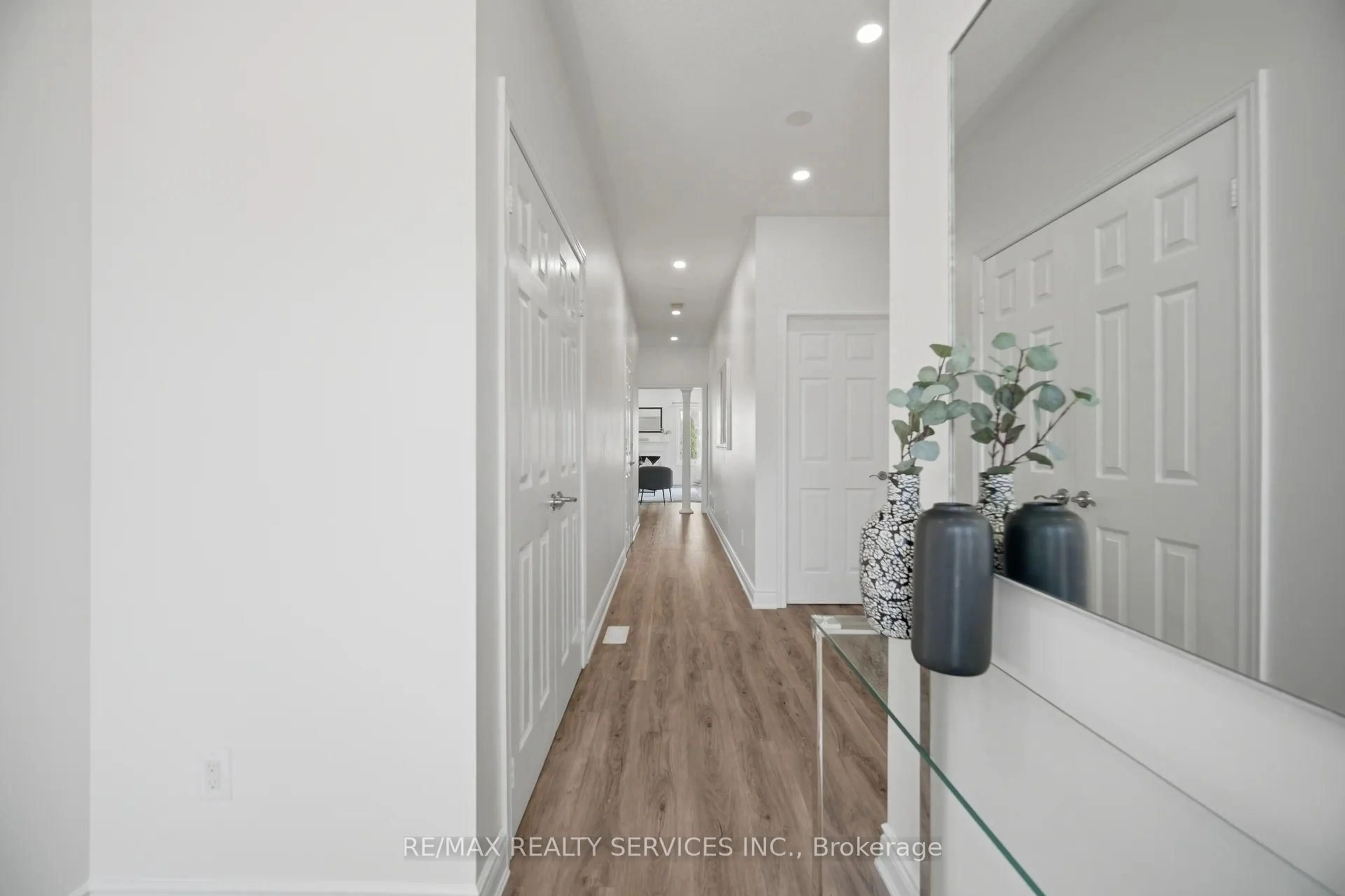 Indoor entryway for 40 Balin Cres, Brampton Ontario L6X 0V5