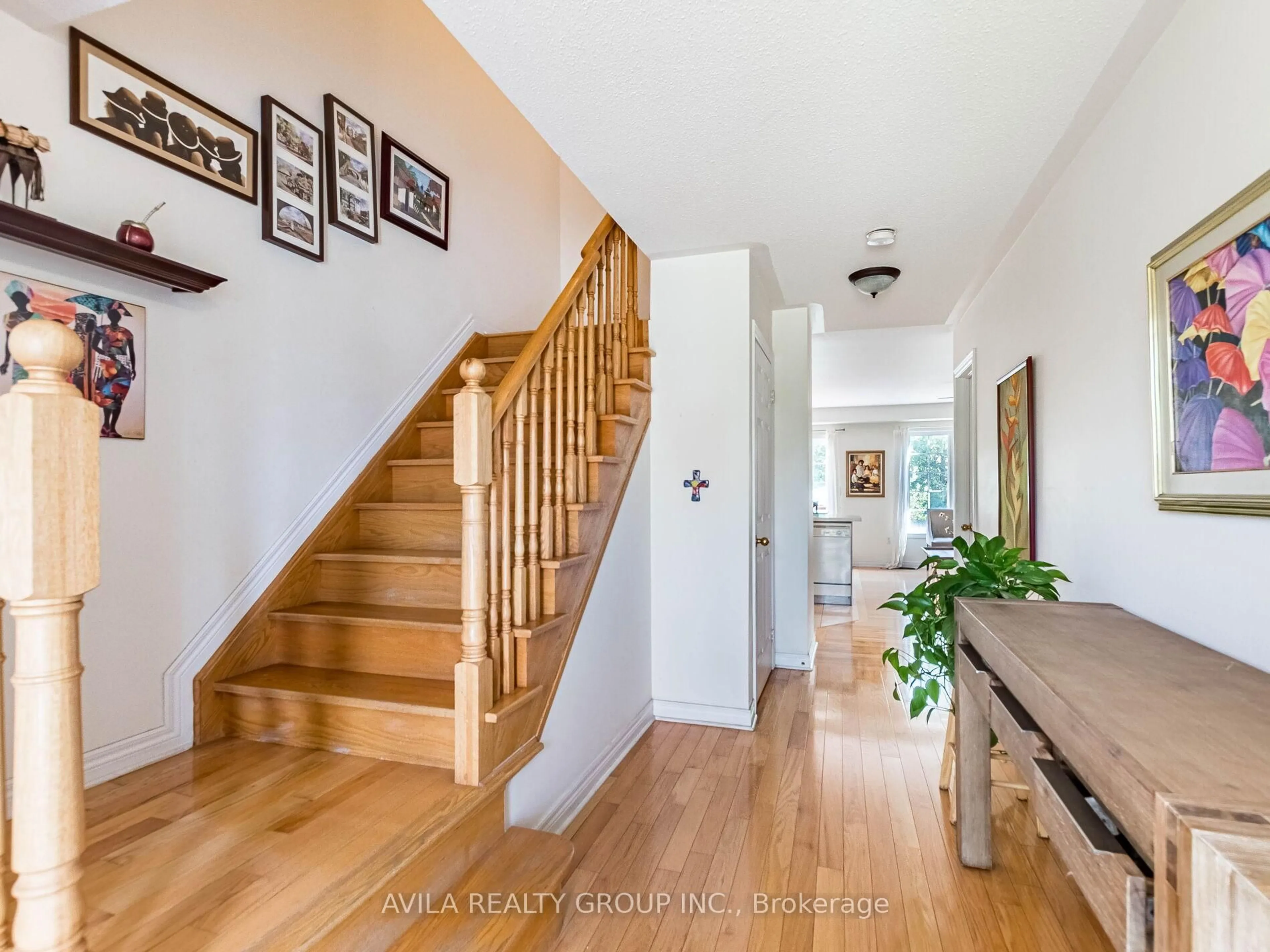 Indoor entryway for 5 Copperfield Rd, Brampton Ontario L6Z 0C8