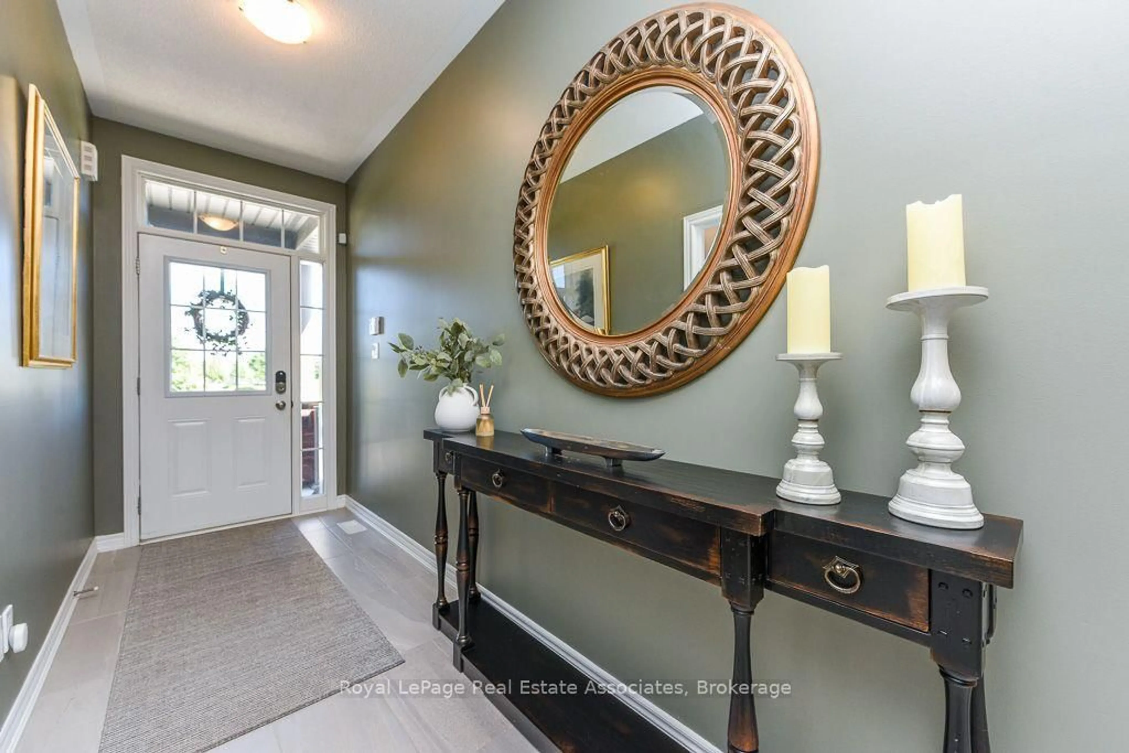 Indoor entryway for 4 Abelia St, Brampton Ontario L6R 3W9
