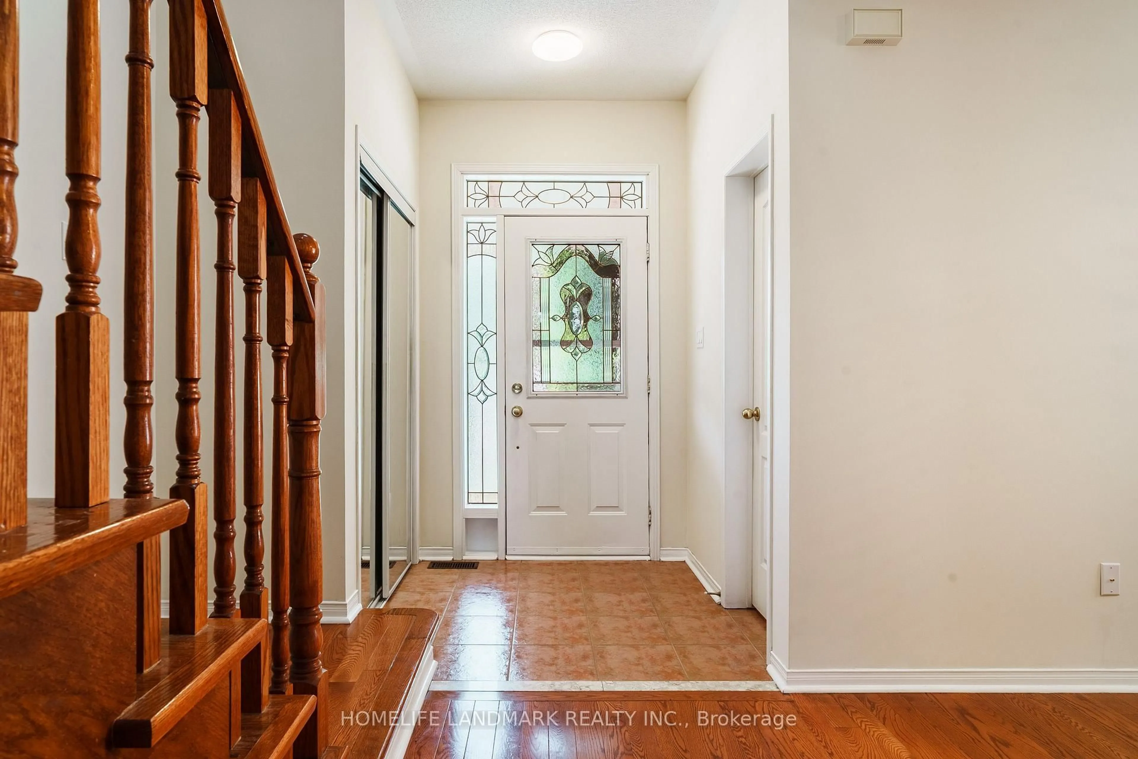 Indoor entryway for 5487 Churchill Meadows Blvd, Mississauga Ontario L5M 6X3