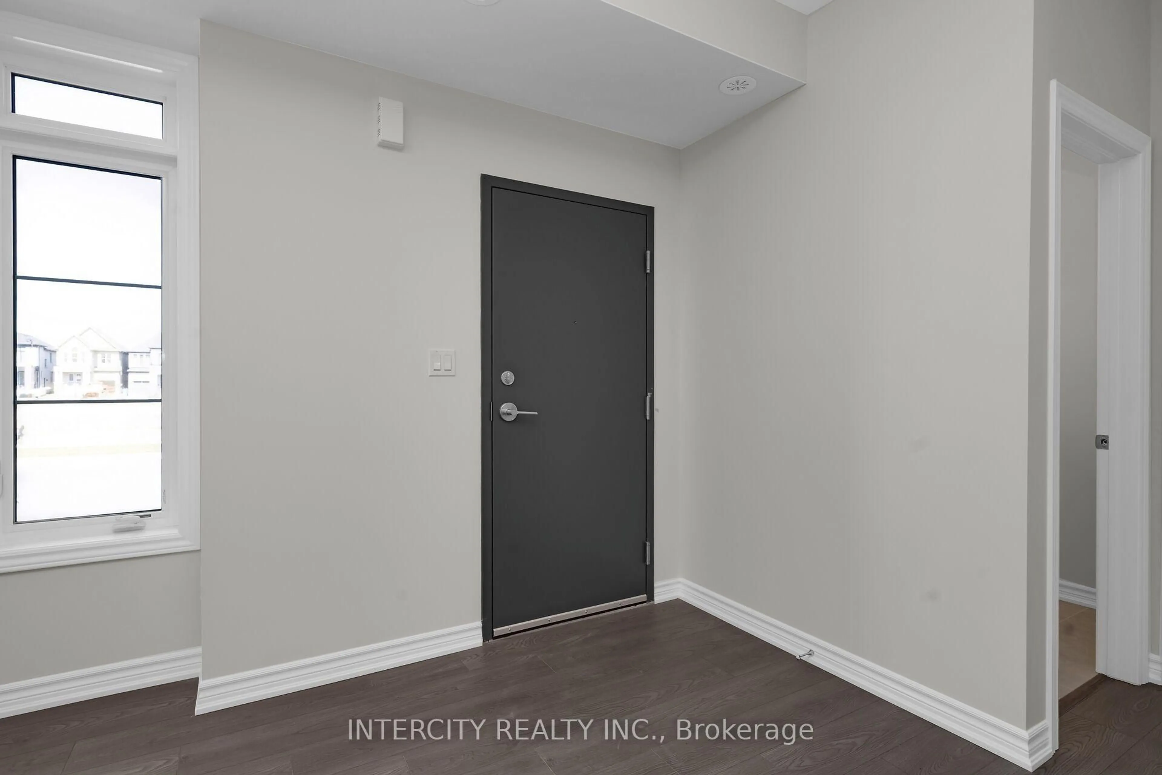 Indoor entryway for 567 Tim Manley Ave #16z, Caledon Ontario L7C 4L1